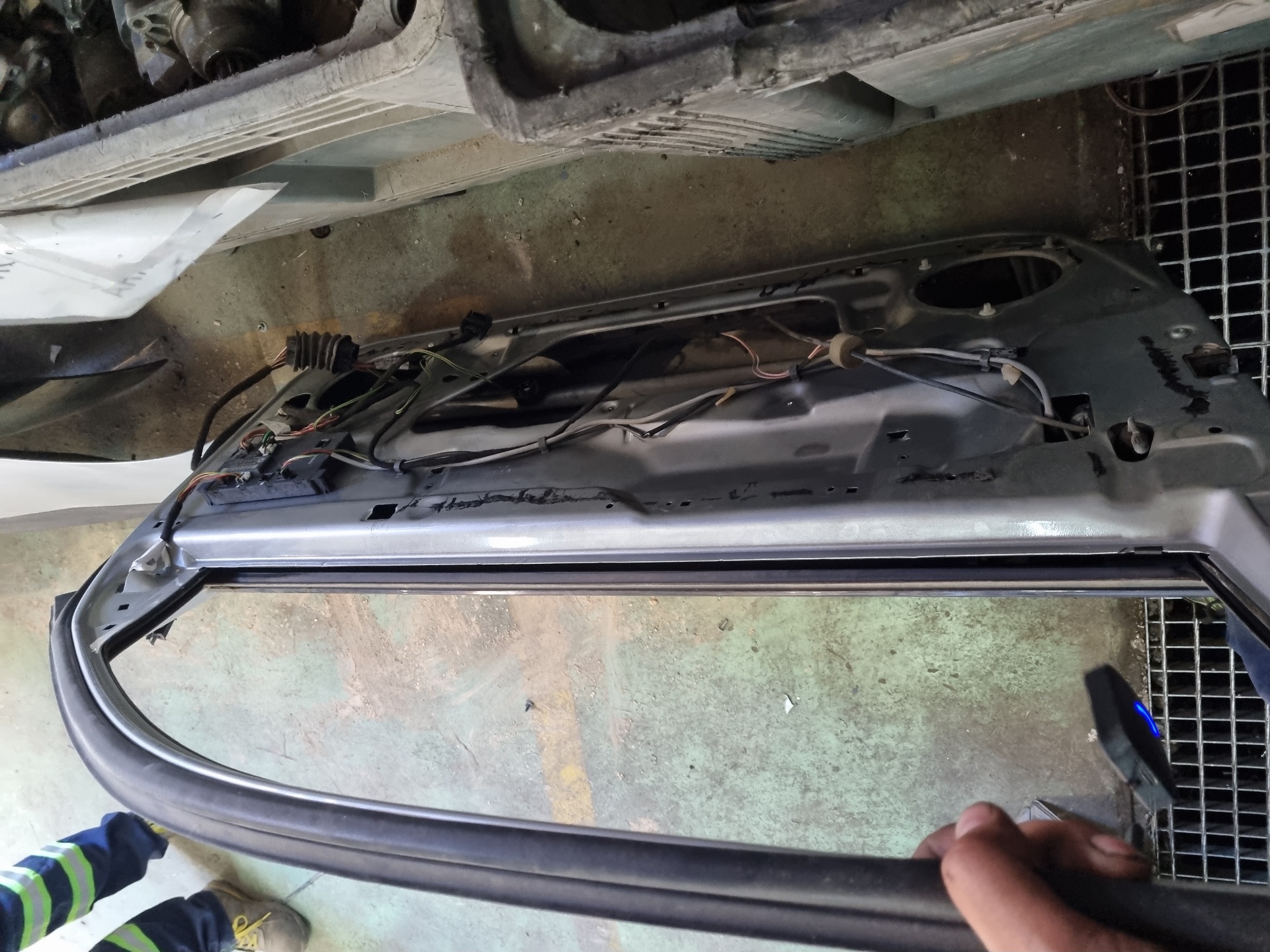 PUERTA DELANTERA IZQUIERDA MERCEDES-BENZ CLASE C G111955