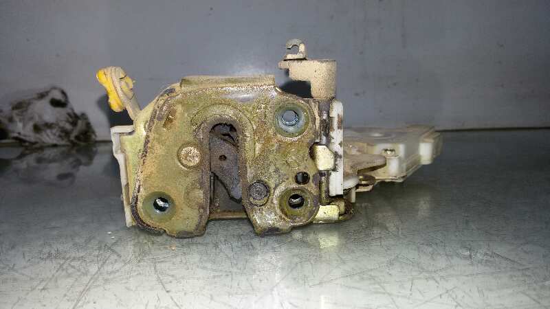 CERRADURA PUERTA DELANTERA DERECHA NISSAN TERRANO TD27T