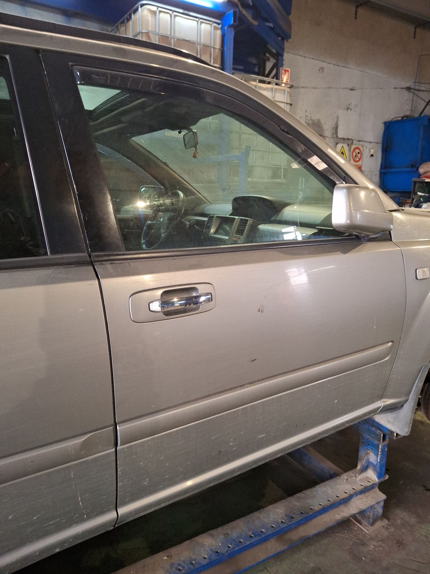 PUERTA DELANTERA DERECHA NISSAN X-TRAIL 