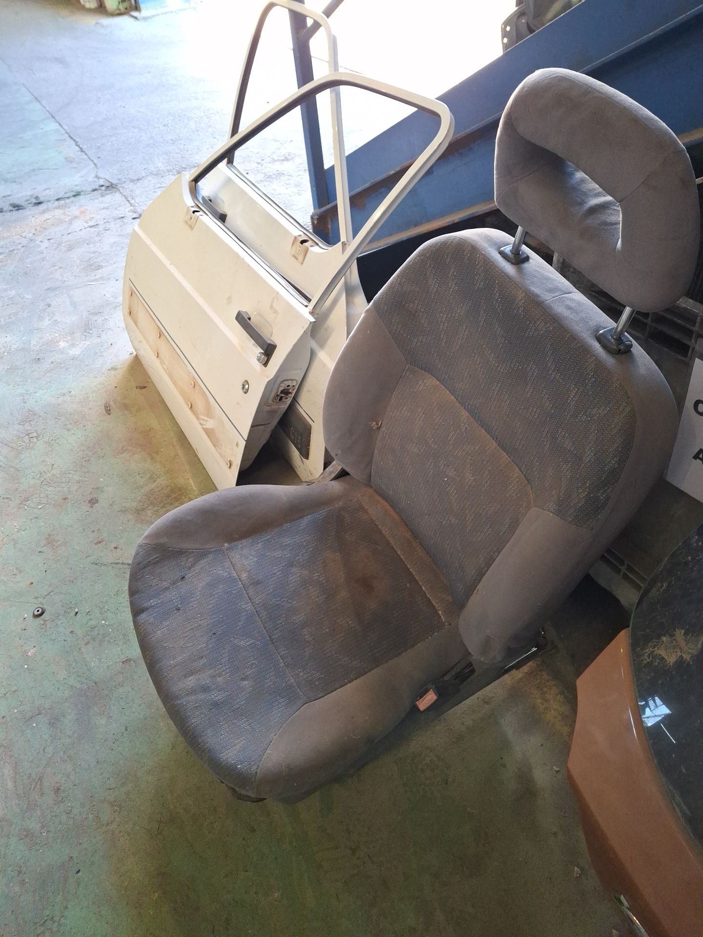 ASIENTO DELANTERO DERECHO NISSAN TERRANO 