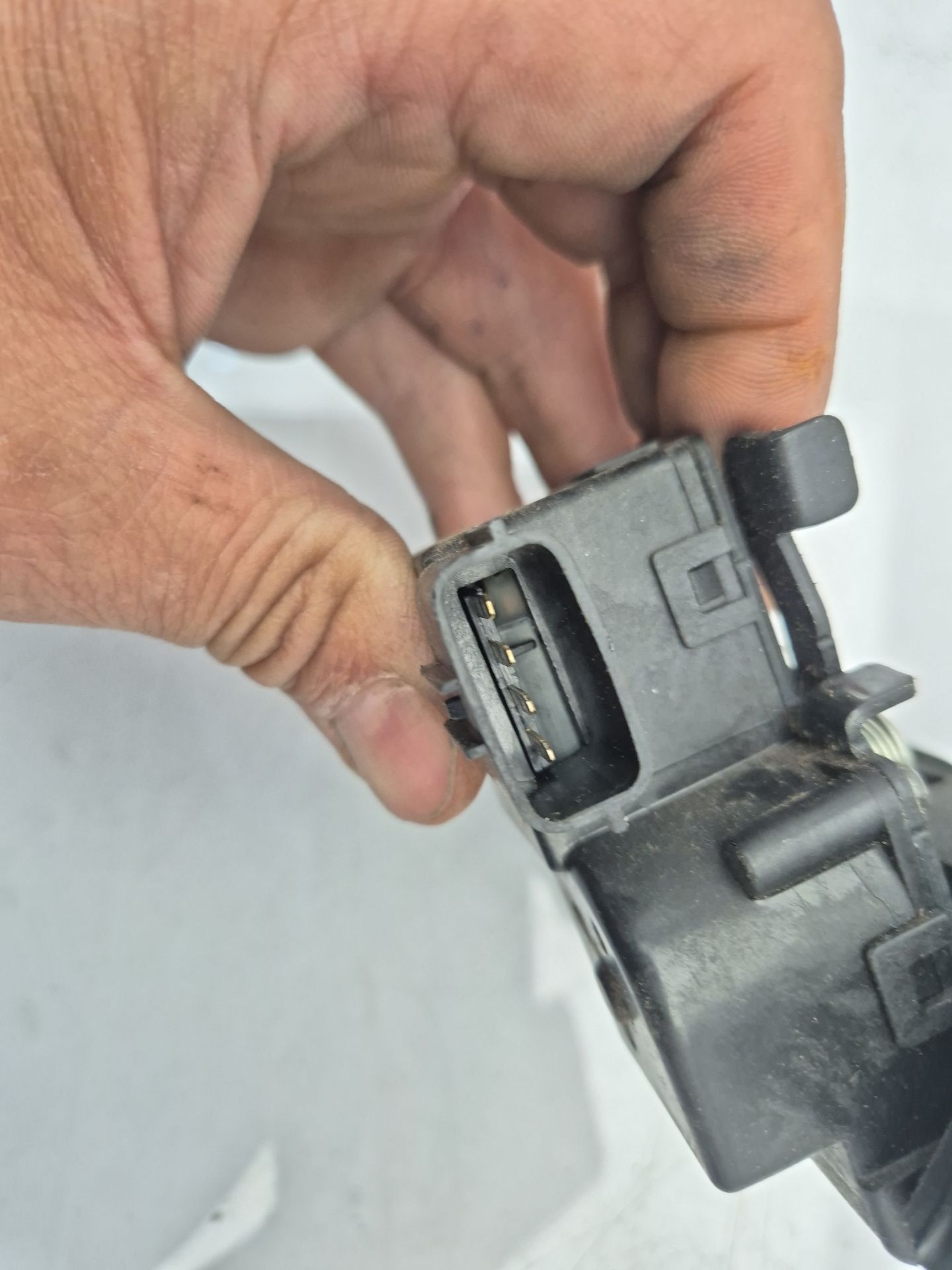 CERRADURA MALETERO / PORTON HYUNDAI i30 