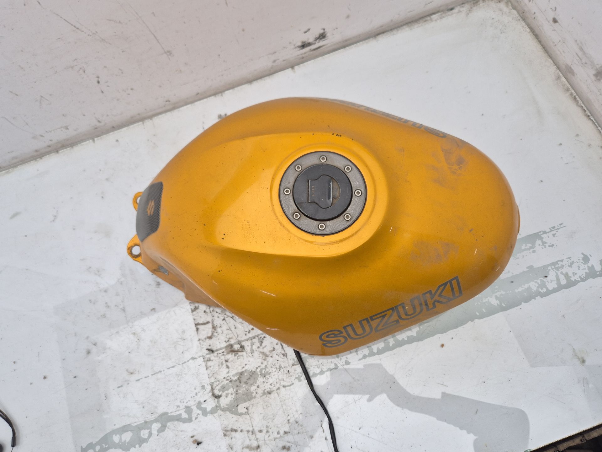 DEPOSITO COMBUSTIBLE SUZUKI GSX 