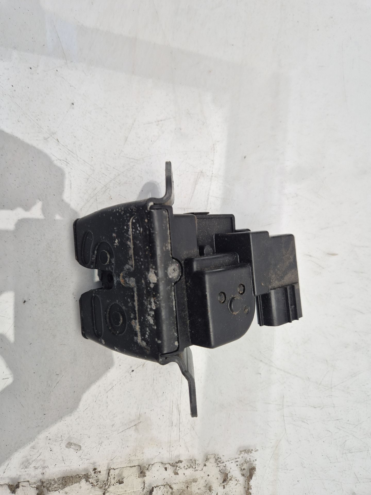 CERRADURA MALETERO / PORTON HYUNDAI i30 
