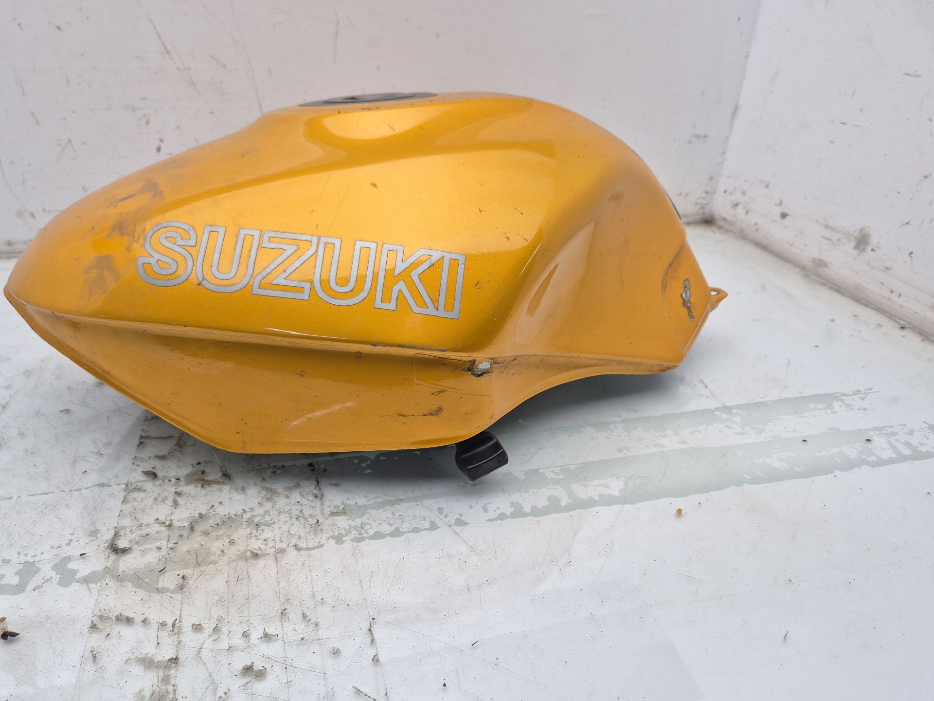 DEPOSITO COMBUSTIBLE SUZUKI GSX 