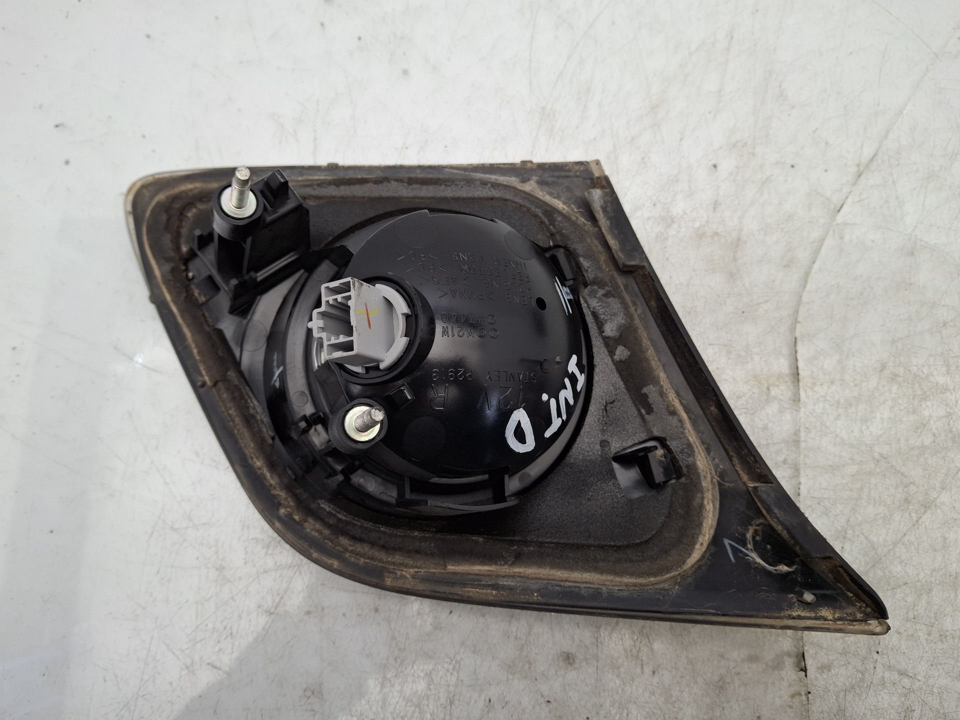 PILOTO TRASERO DERECHO INTERIOR MAZDA 3 ZJ