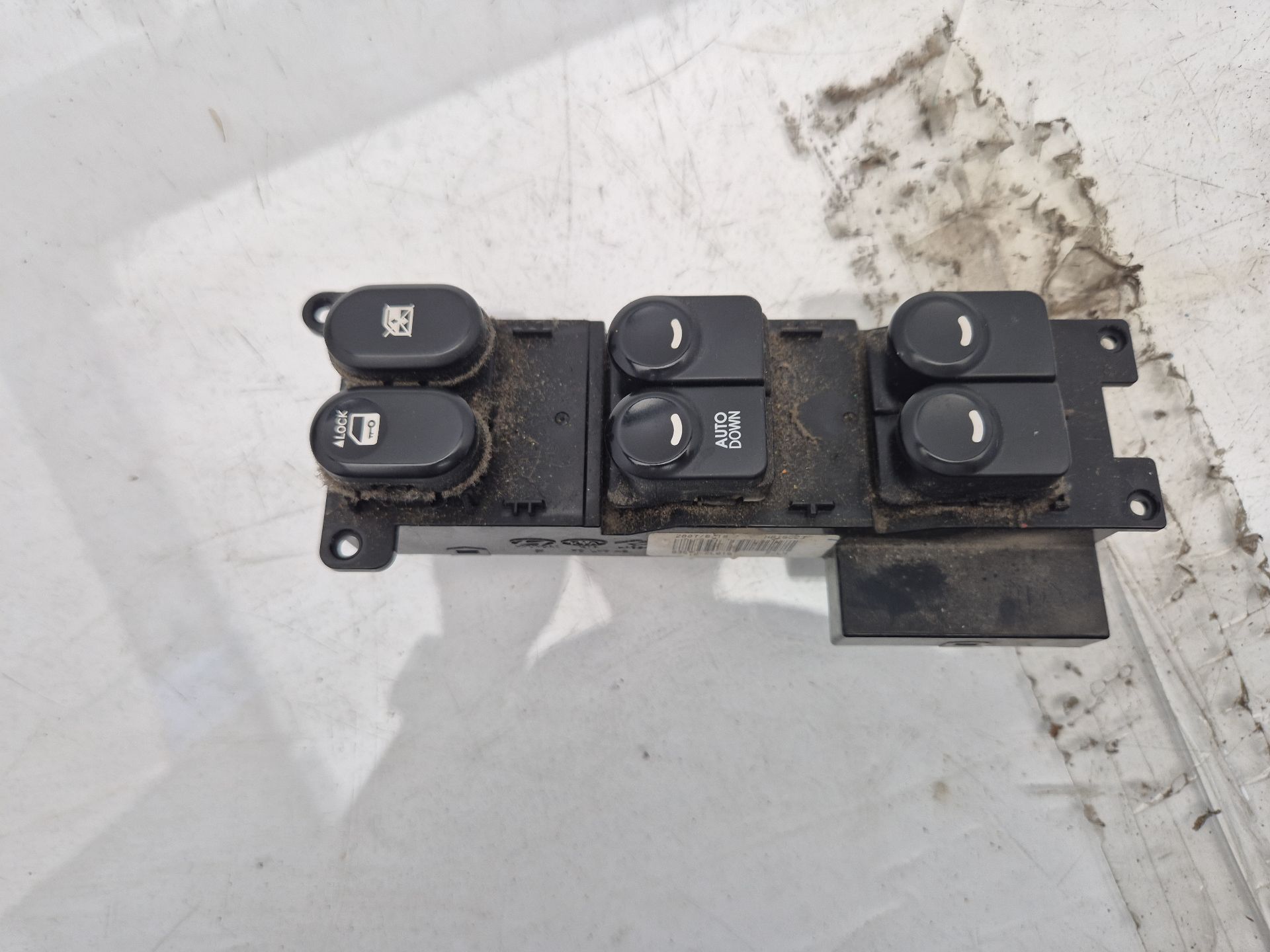 MANDO ELEVALUNAS DELANTERO IZQUIERDO HYUNDAI i30 