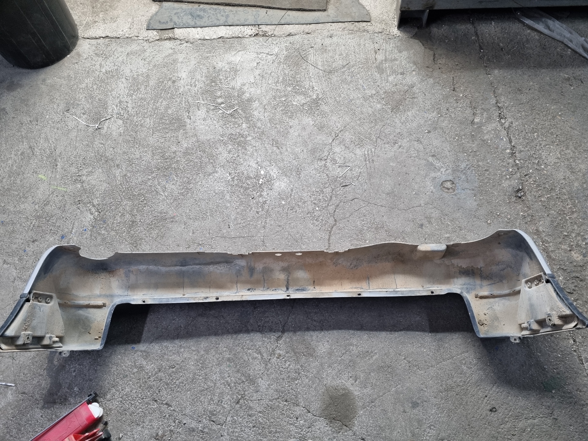 PARAGOLPES TRASERO PEUGEOT PARTNER RHY