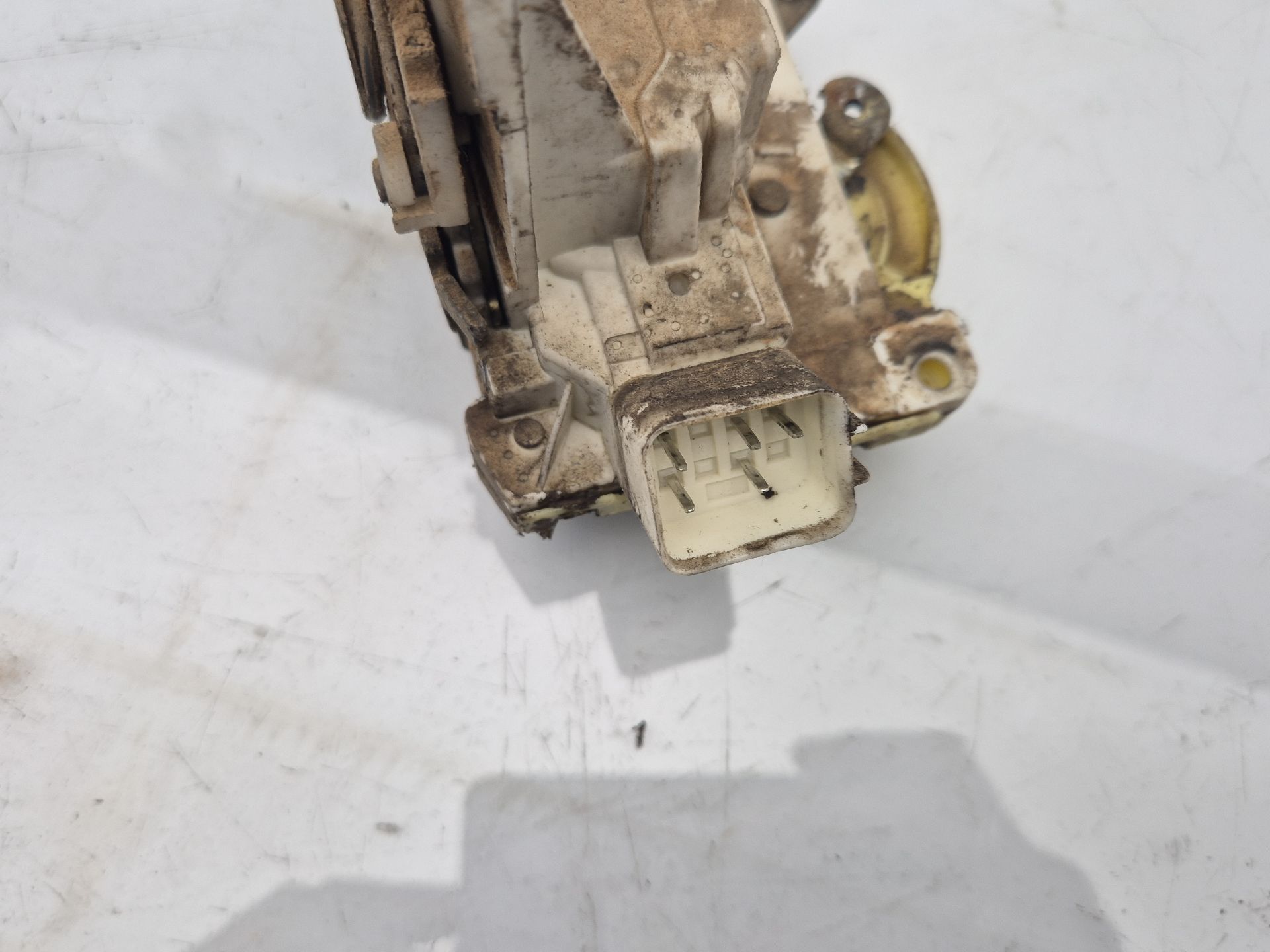 CERRADURA PUERTA DELANTERA IZQUIERDA FORD FOCUS 