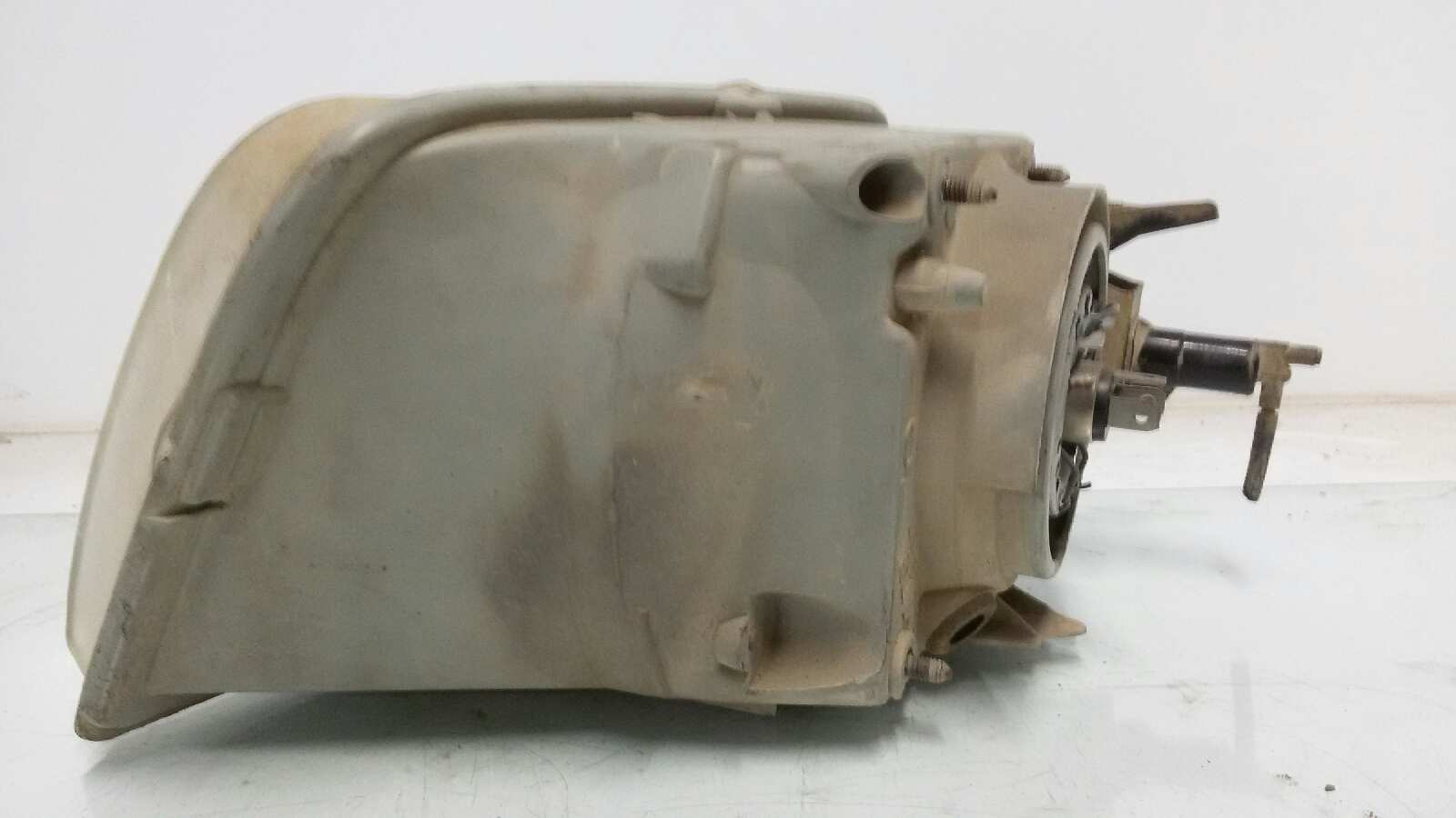 FARO DERECHO RENAULT RAPID/EXPRESS (F40) 