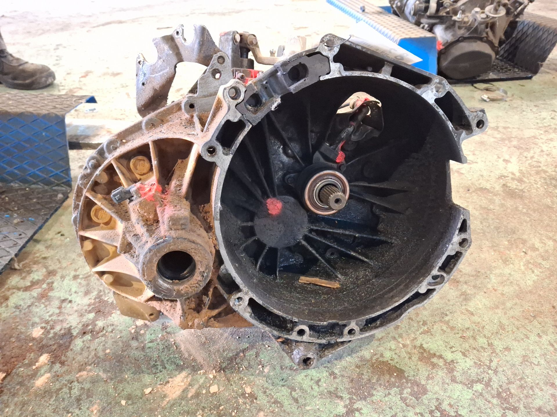 LLANTA FORD TRANSIT ABFA