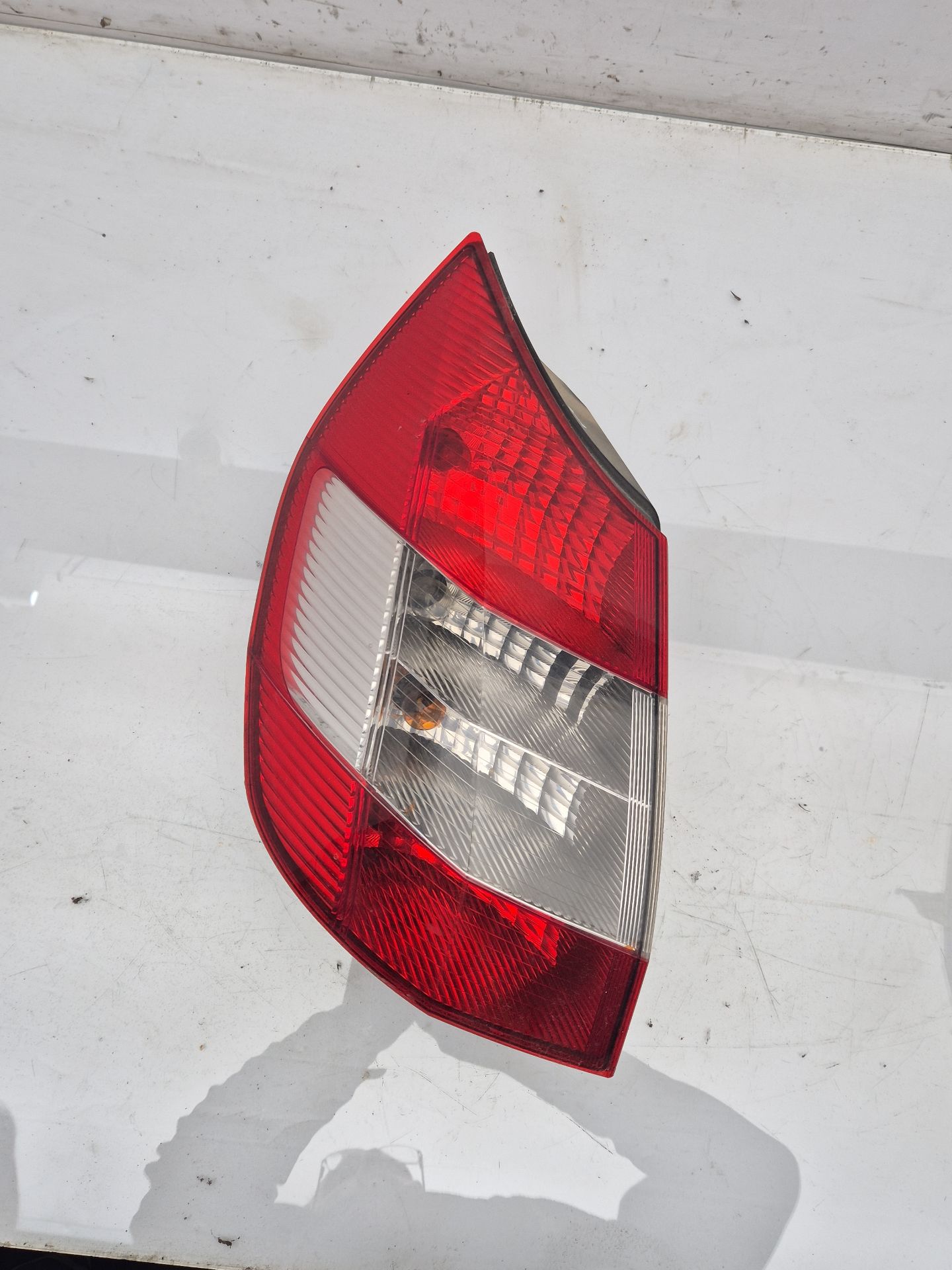 PILOTO TRASERO DERECHO RENAULT GRAND 