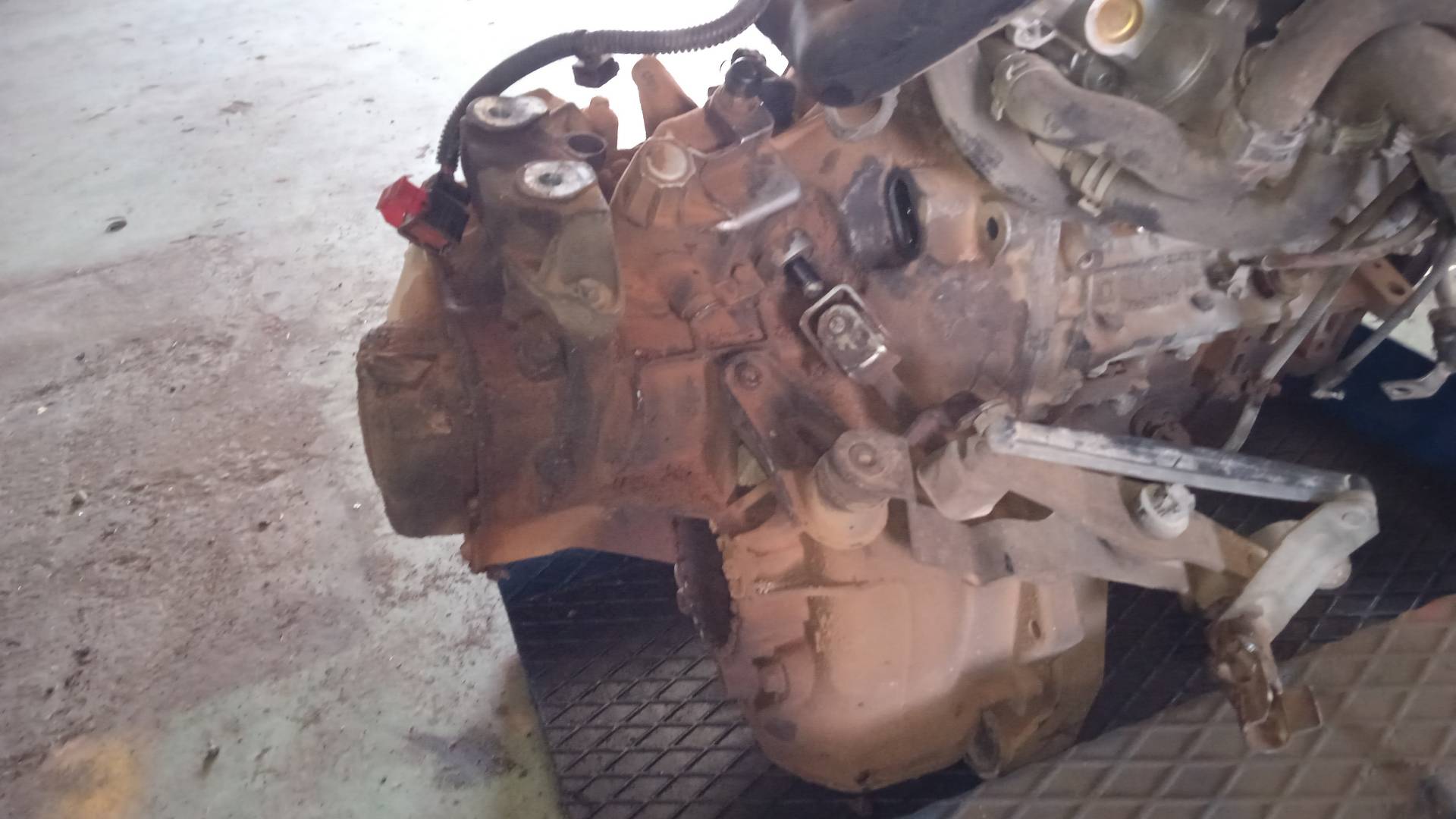 CAJA CAMBIOS OPEL CORSA Z13DT