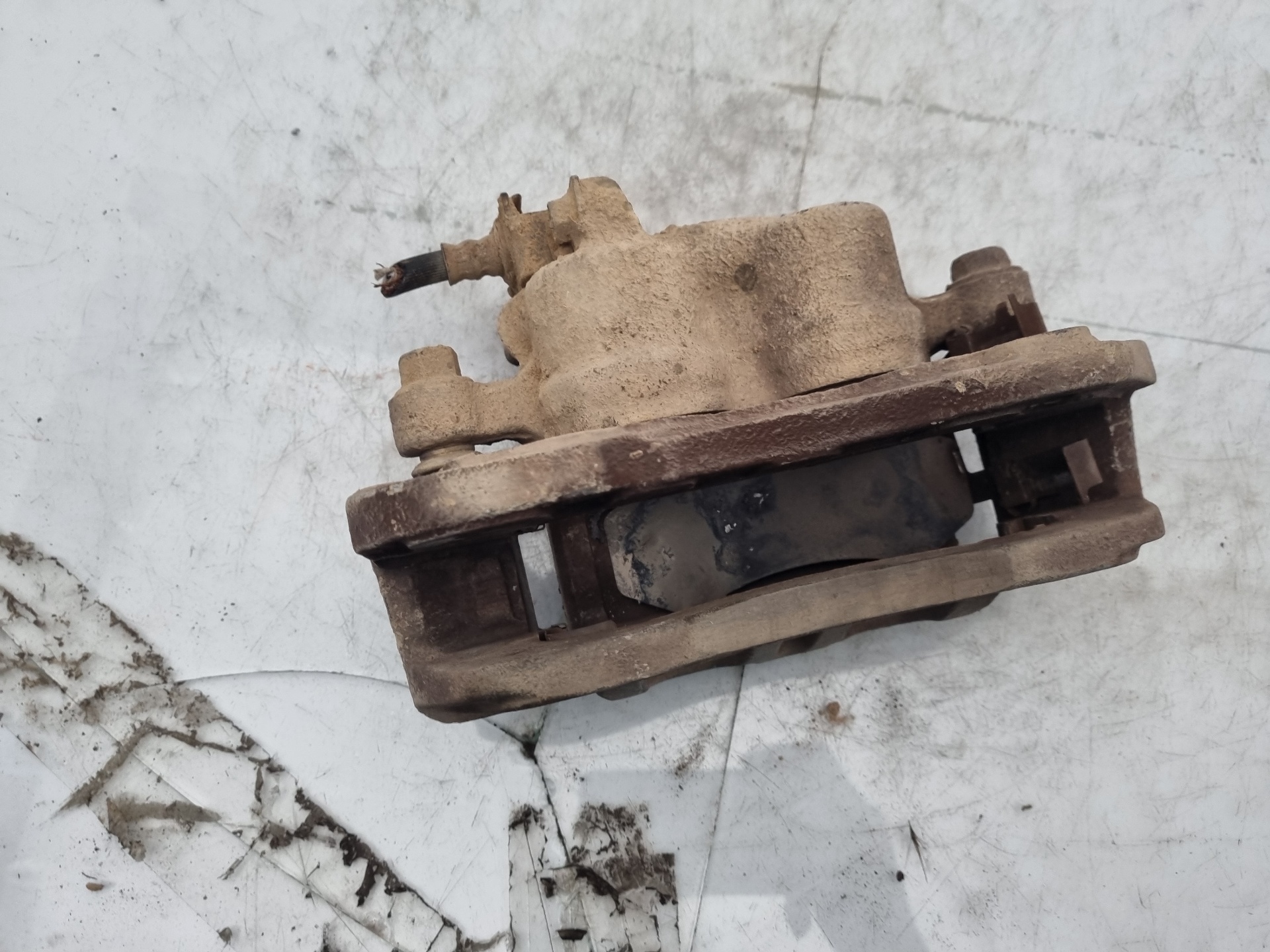 PINZA FRENO DELANTERA DERECHA MITSUBISHI GALLOPER 4D56