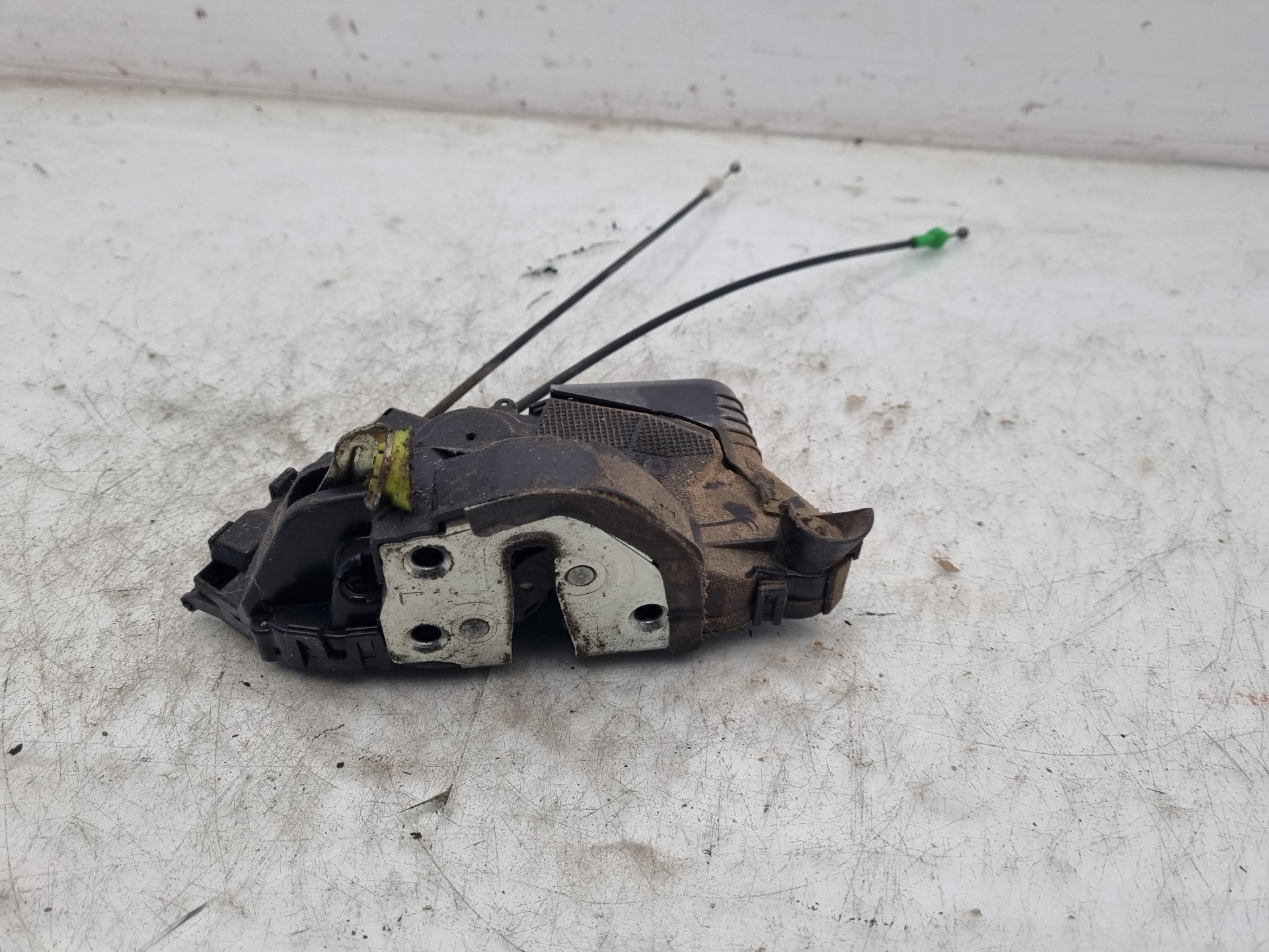 CERRADURA PUERTA DELANTERA IZQUIERDA TOYOTA YARIS D1ND