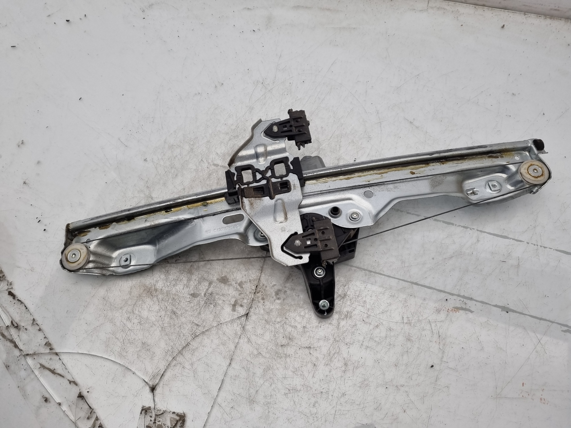 ELEVALUNAS DELANTERO DERECHO RENAULT KADJAR MR16