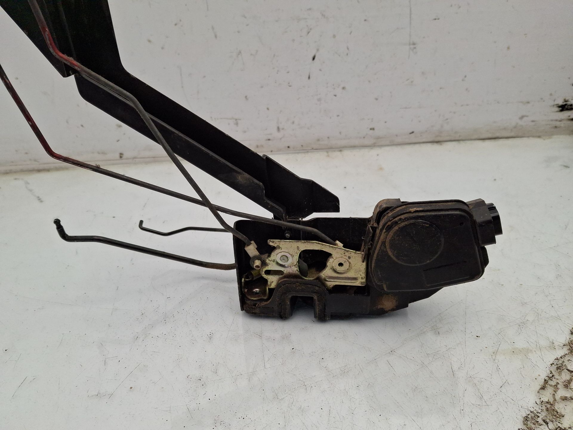 CERRADURA PUERTA DELANTERA IZQUIERDA HYUNDAI TERRA 