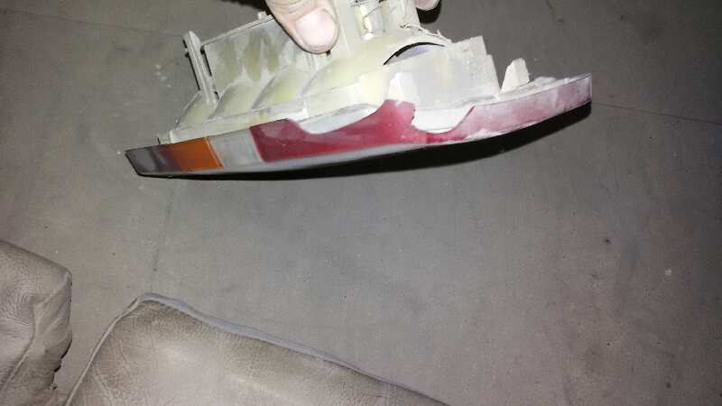 PILOTO TRASERO DERECHO RENAULT TRAFIC 852 750