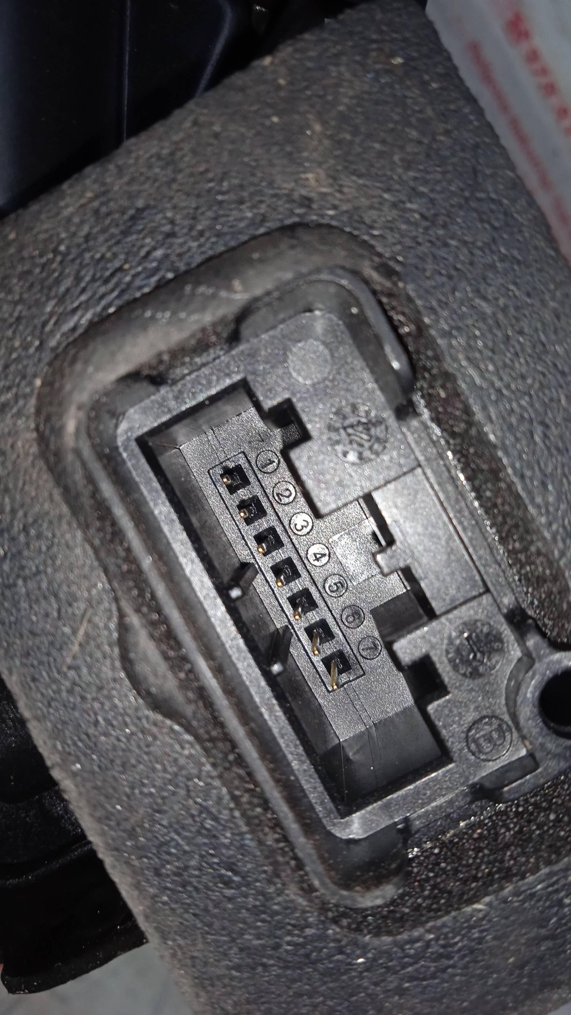 CERRADURA PUERTA DELANTERA DERECHA VOLKSWAGEN PASS DCZ