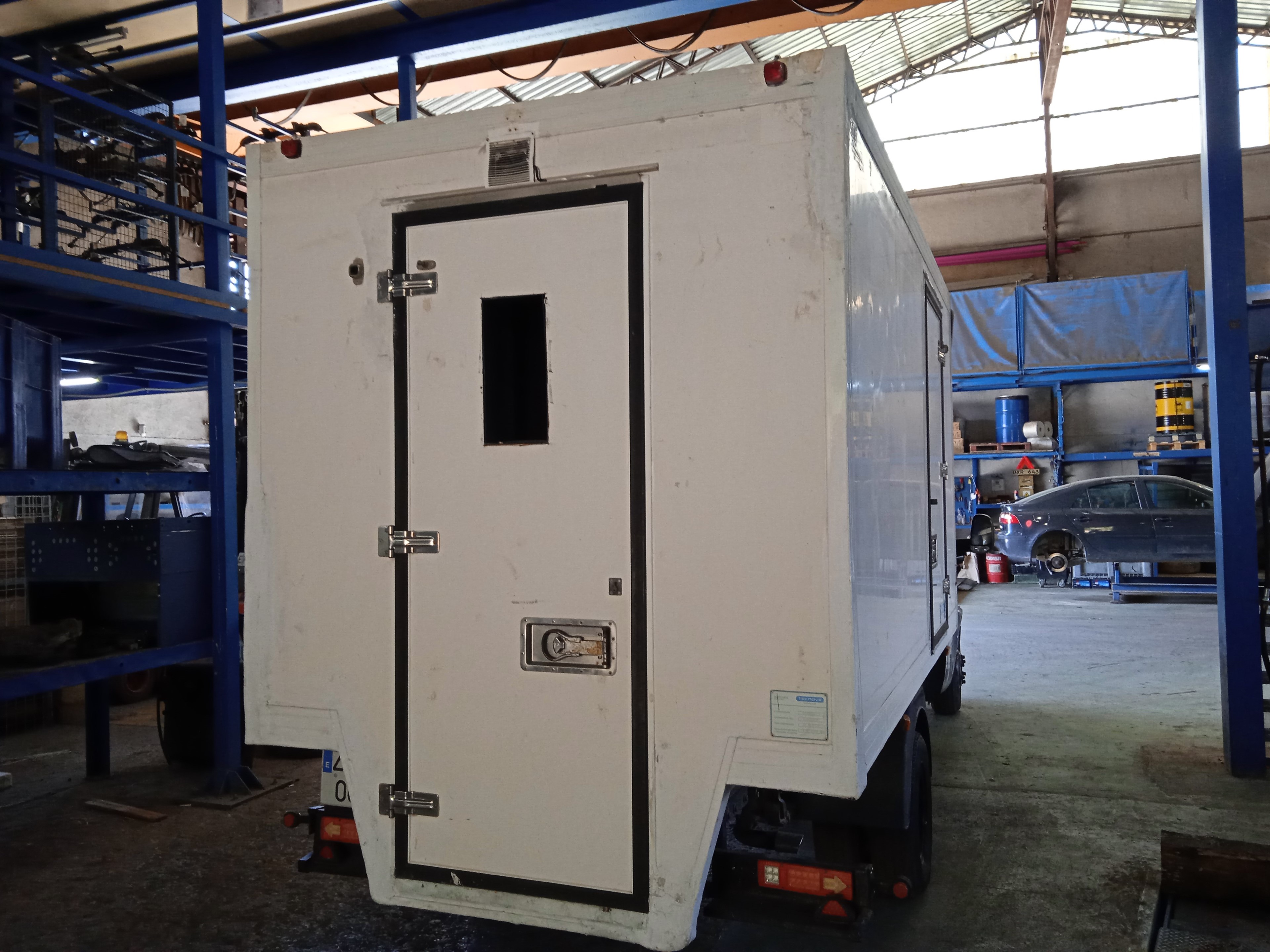 LLANTA FORD TRANSIT 4EB