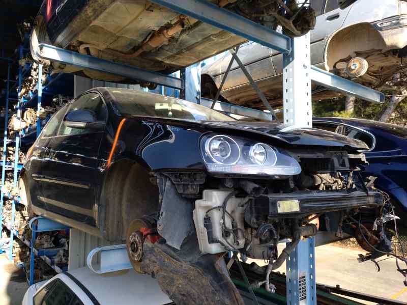 TAPA EXTERIOR COMBUSTIBLE VOLKSWAGEN GOLF BKD