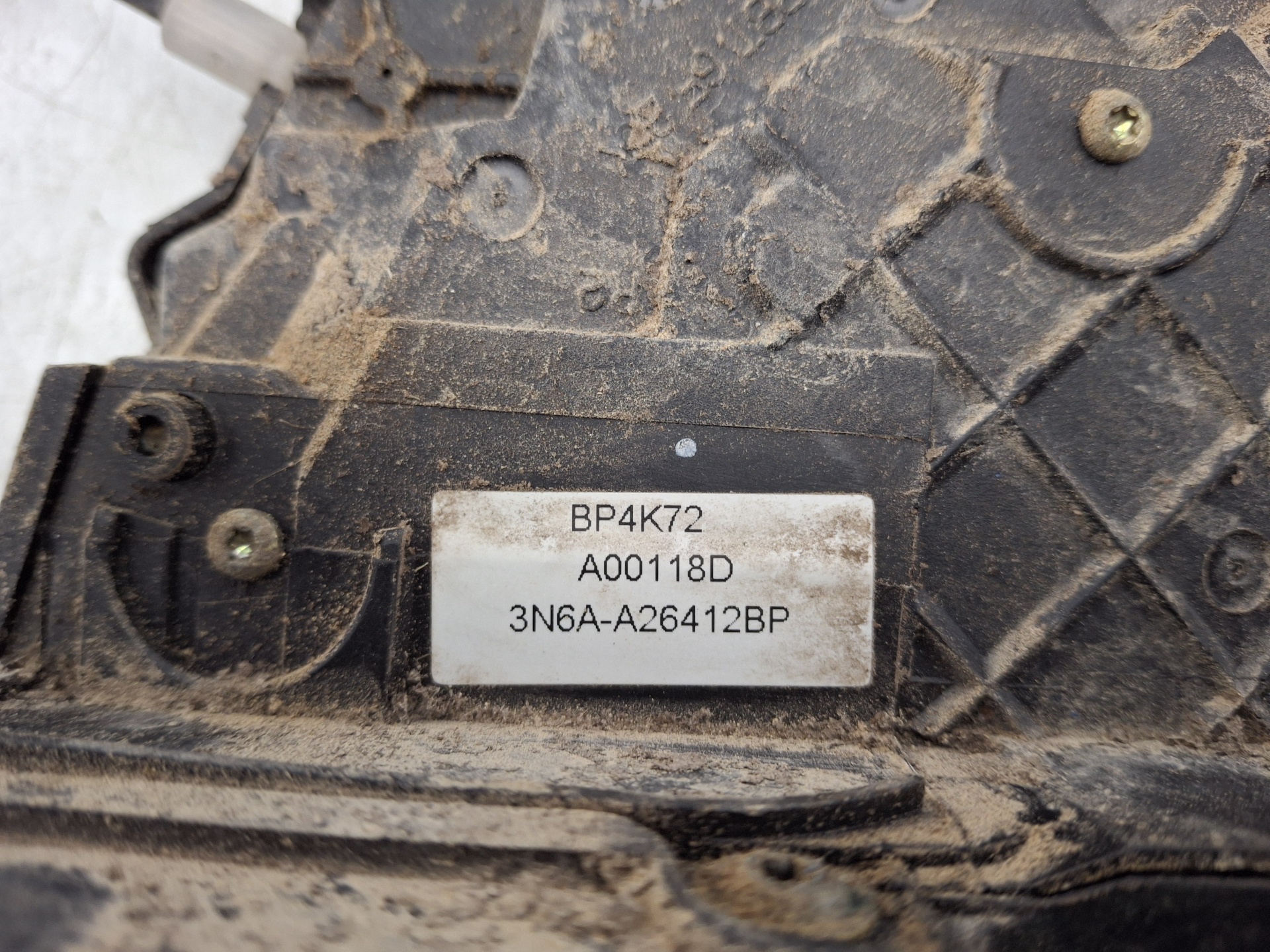 CERRADURA PUERTA TRASERA DERECHA MAZDA 3 ZJ