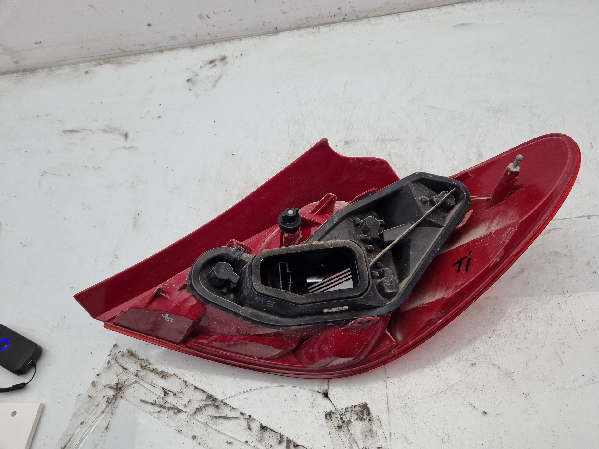 PILOTO TRASERO IZQUIERDO PEUGEOT 207/207+ KFU