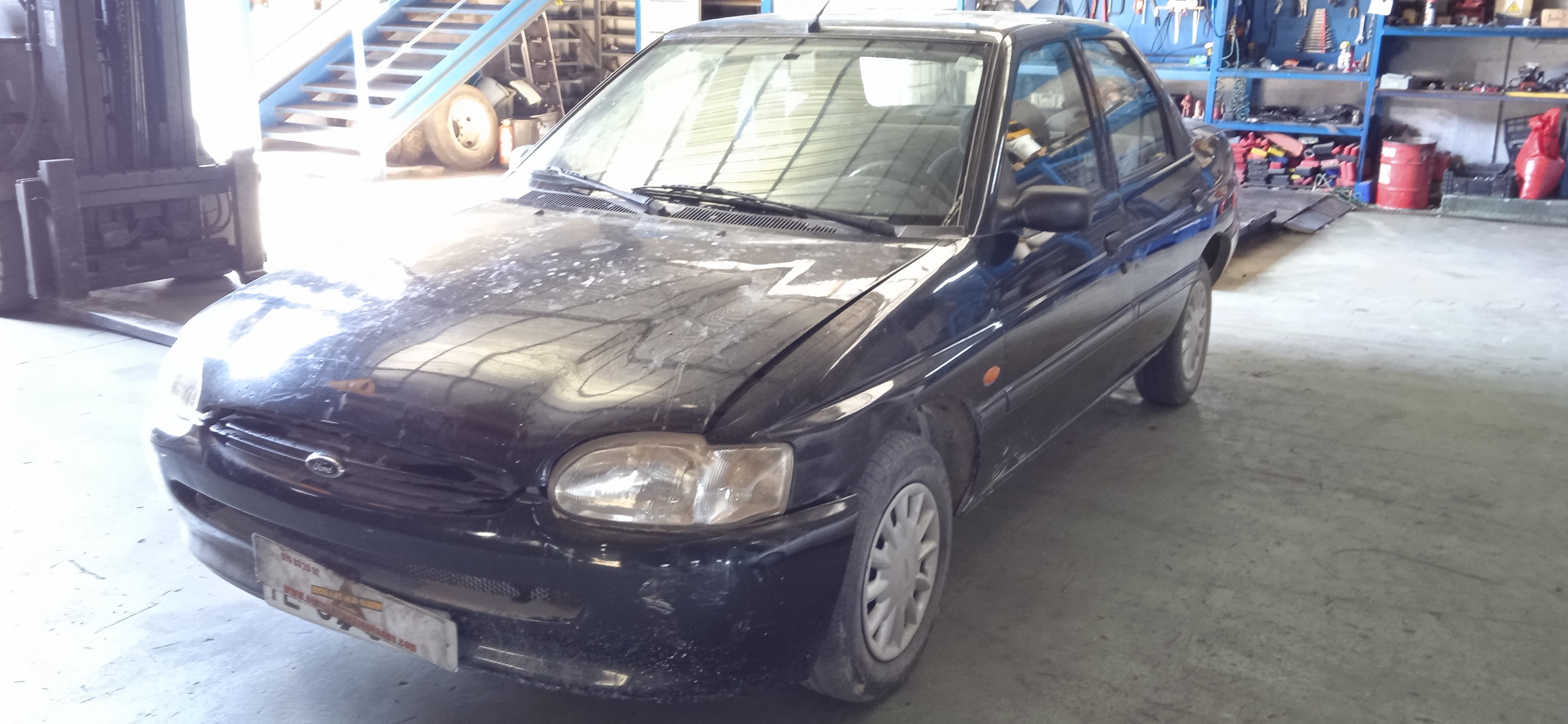 PILOTO TRASERO DERECHO FORD ESCORT L1E