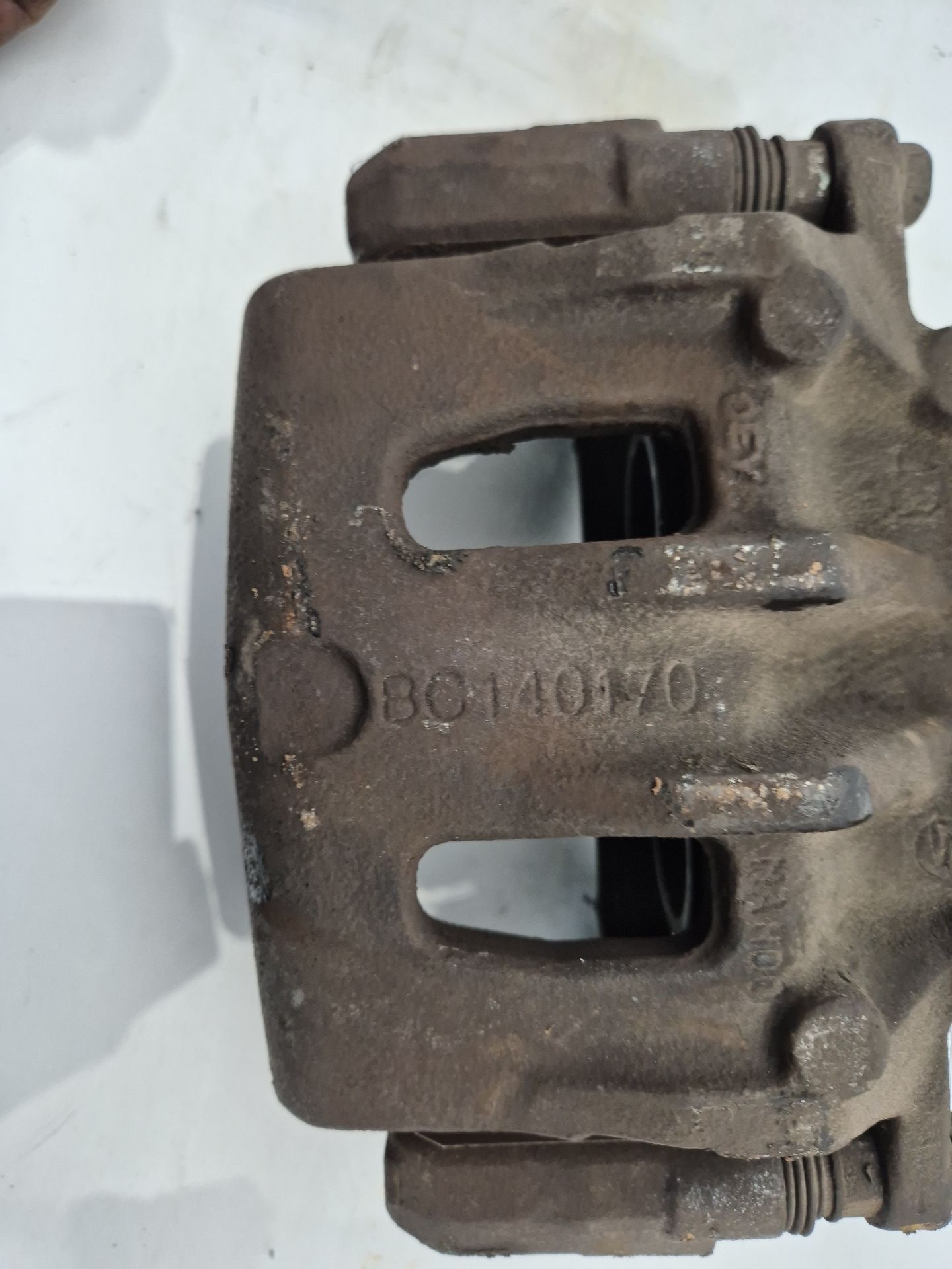 PINZA FRENO DELANTERA IZQUIERDA SSANGYONG KORANDO 