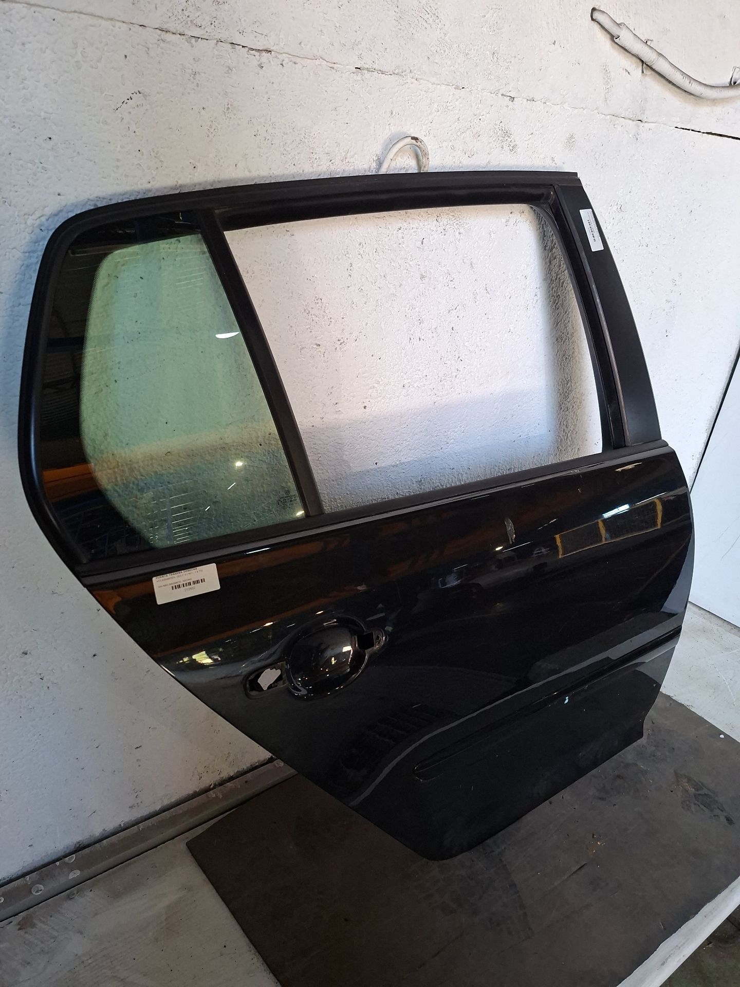 PUERTA TRASERA DERECHA VOLKSWAGEN GOLF 