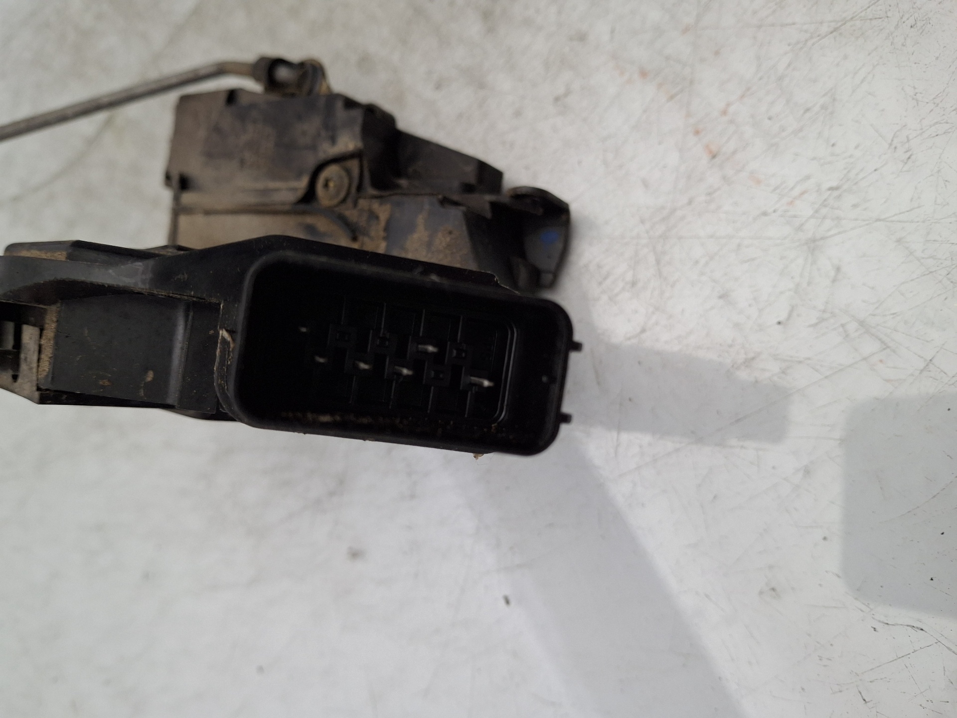 CERRADURA PUERTA TRASERA IZQUIERDA MAZDA 3 ZJ