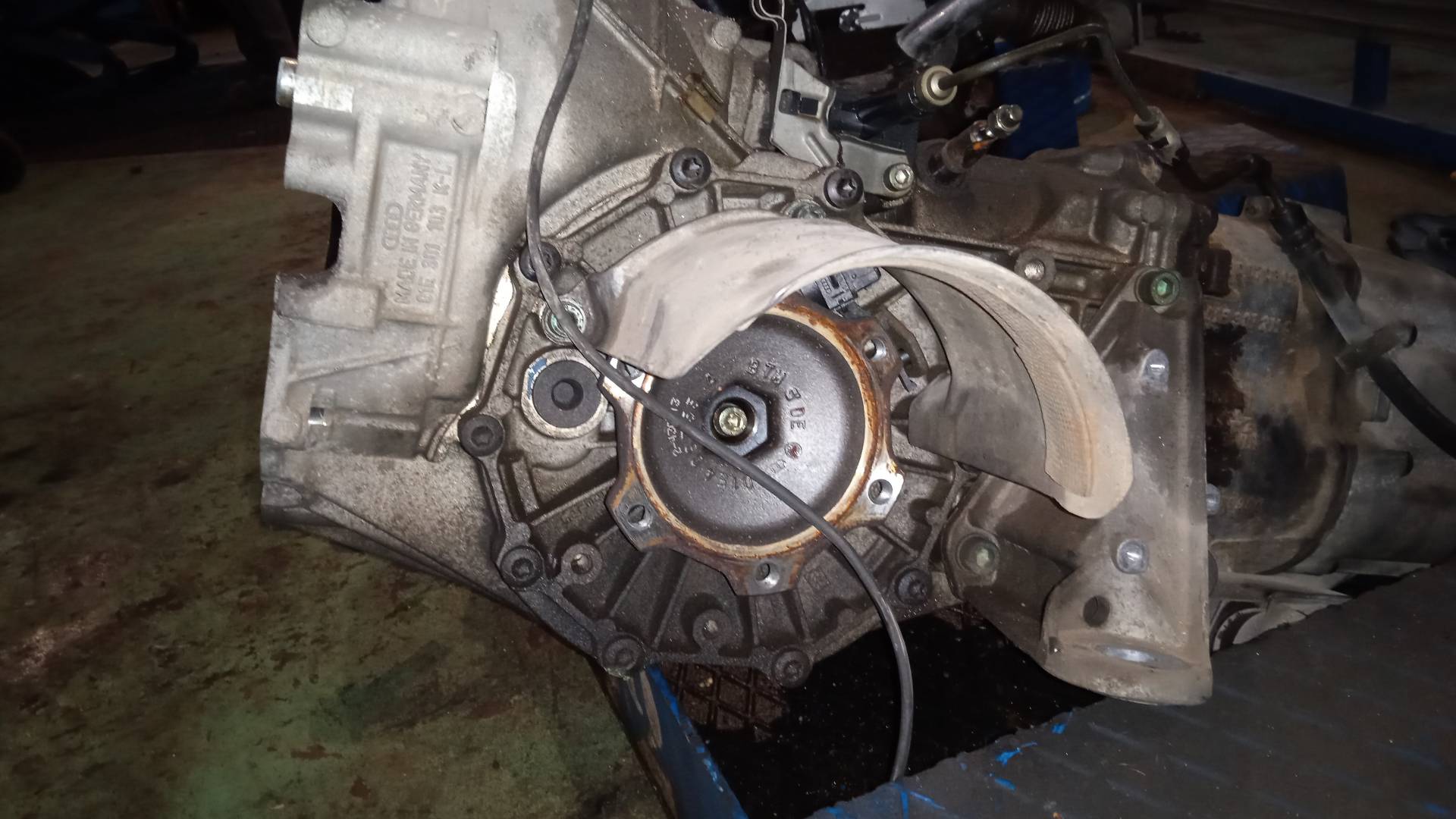 CAJA CAMBIOS AUDI A6 AKN