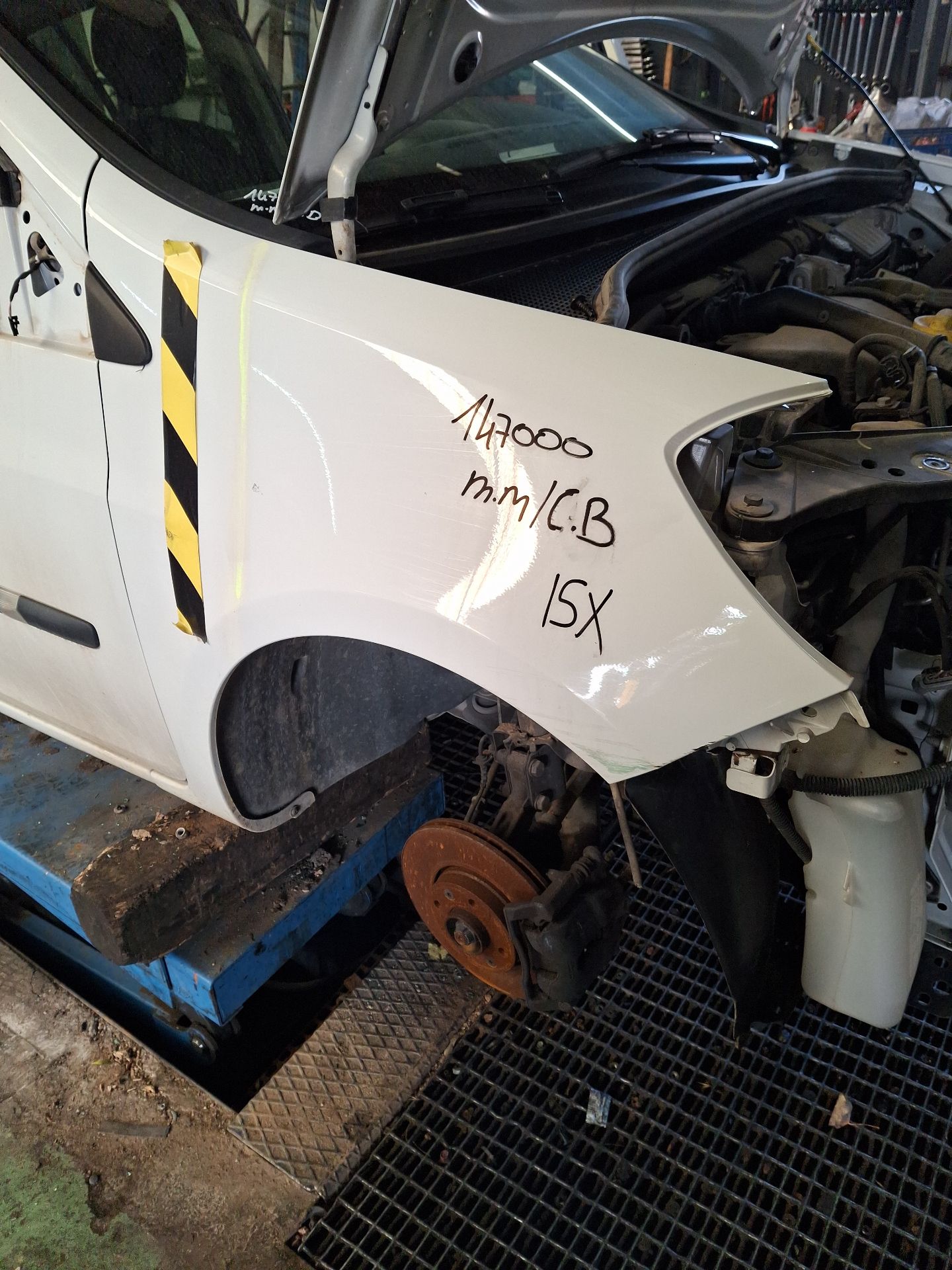 ALETA DELANTERA DERECHA RENAULT CLIO 