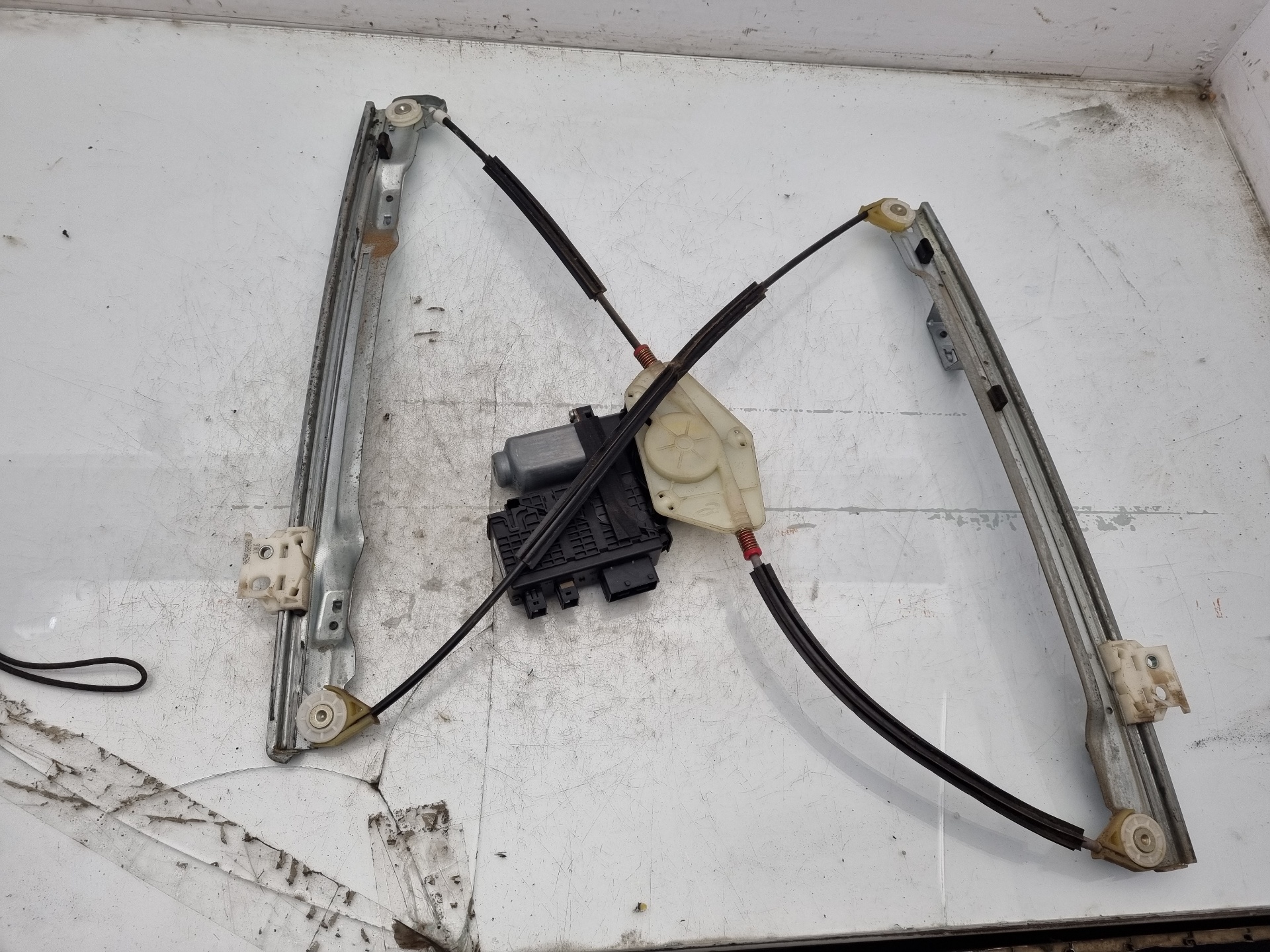 ELEVALUNAS DELANTERO DERECHO CITROEN C4 9HZ