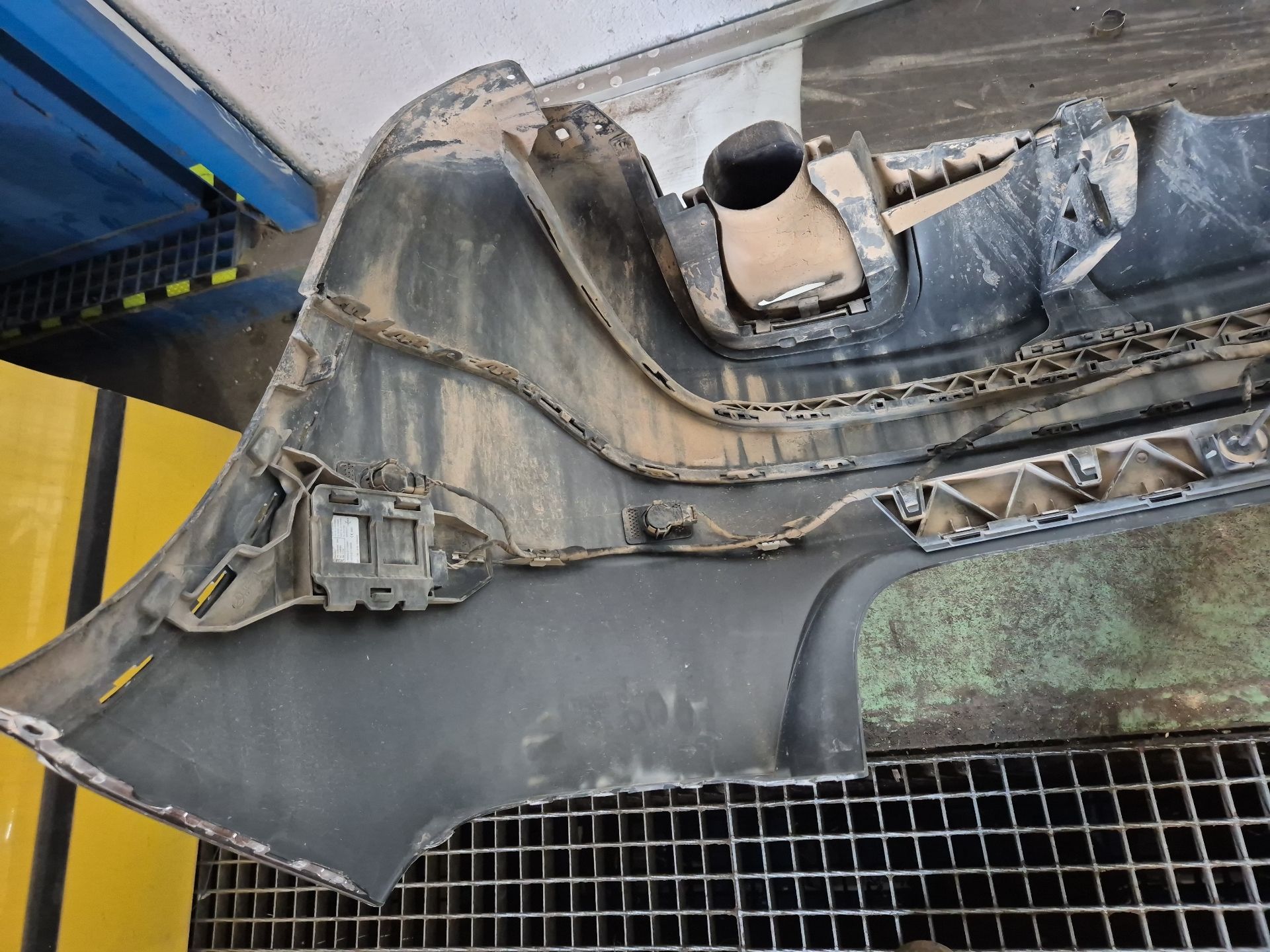 PARAGOLPES TRASERO MERCEDES-BENZ CLASE GLA 