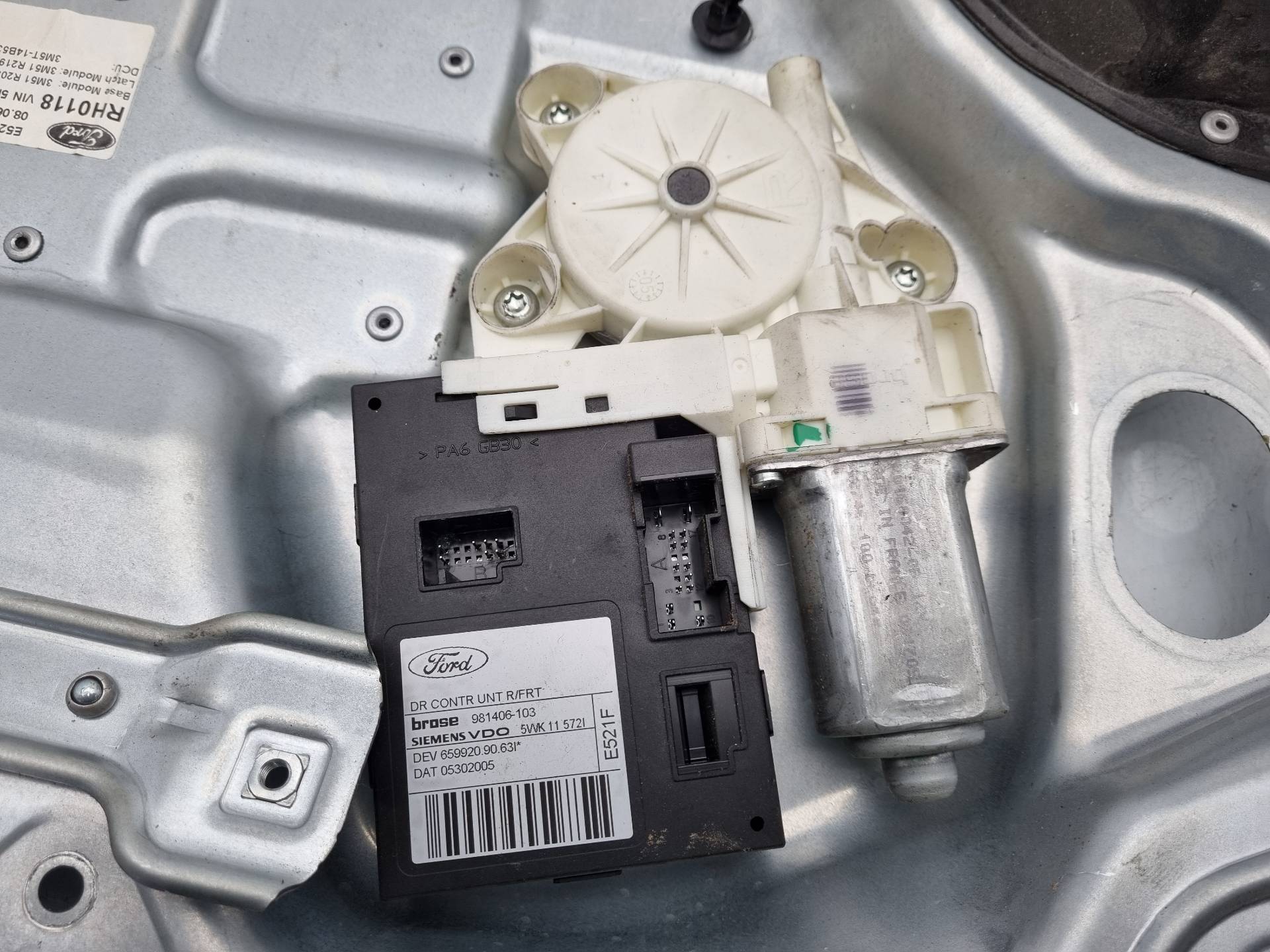 ELEVALUNAS DELANTERO DERECHO FORD FOCUS G6DA