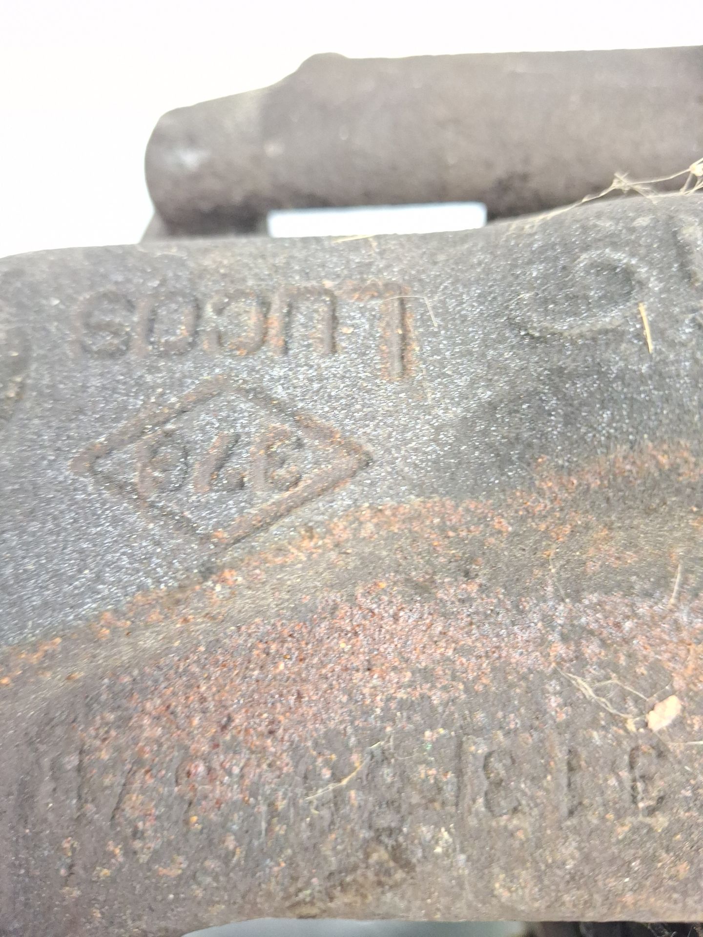 PINZA FRENO DELANTERA IZQUIERDA RENAULT TRAFIC 