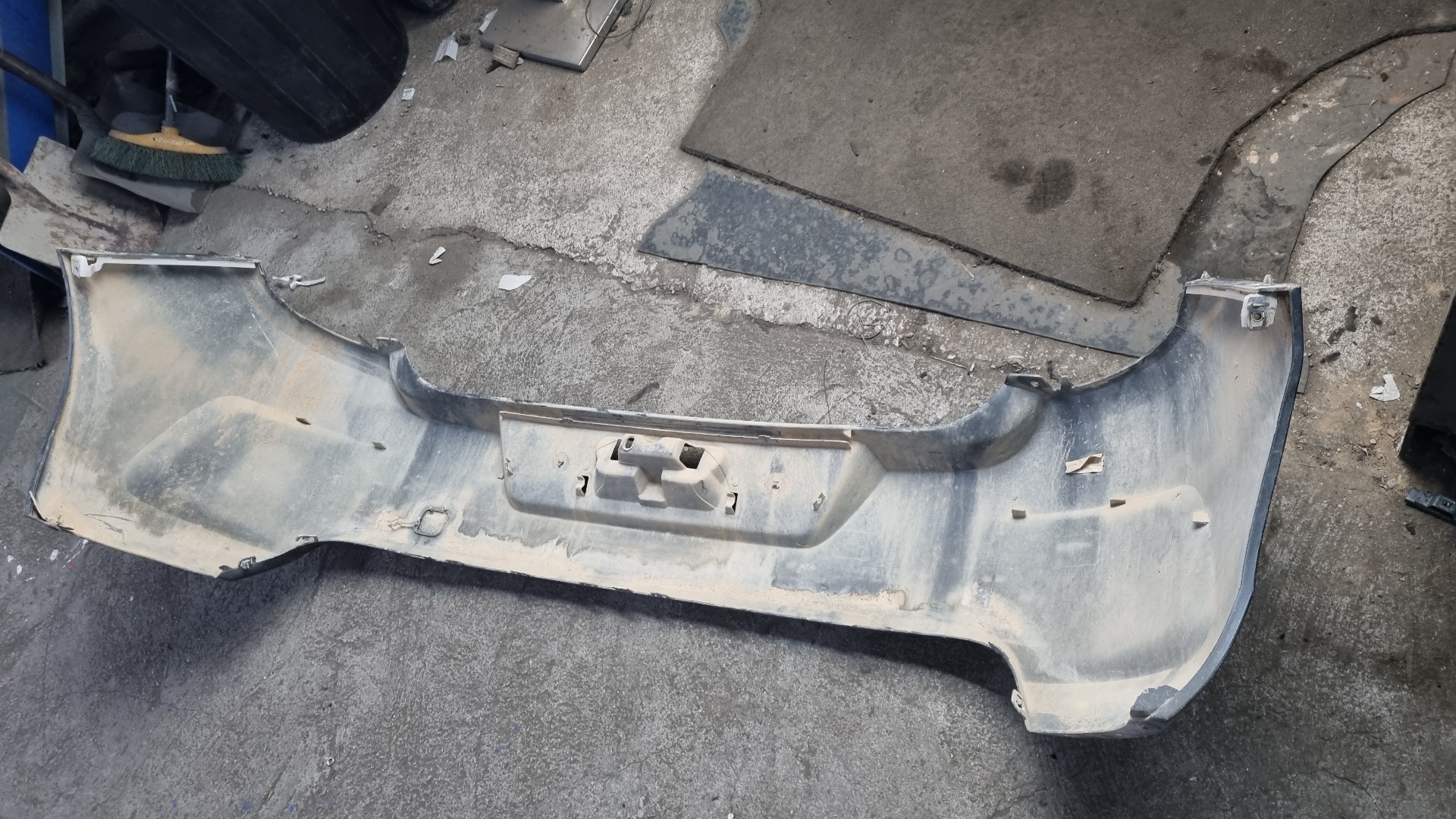 PARAGOLPES TRASERO CITROEN C4 LIM. 9H06