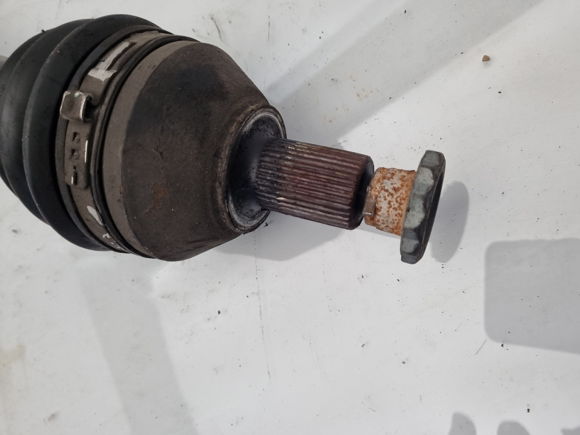 TRANSMISION DELANTERA DERECHA AUDI A1 CAYC