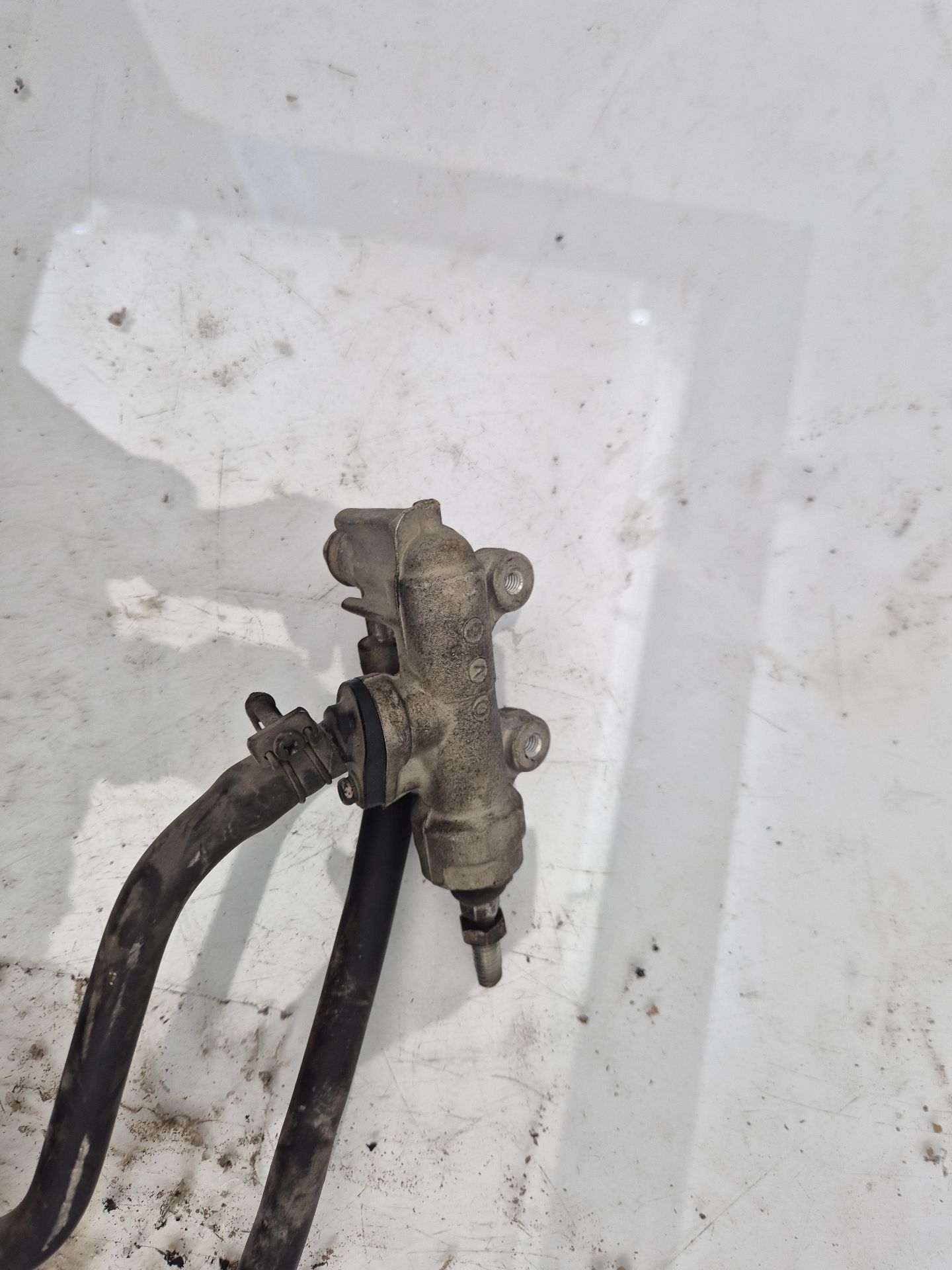 PINZA FRENO TRASERA DERECHA SUZUKI GSX 