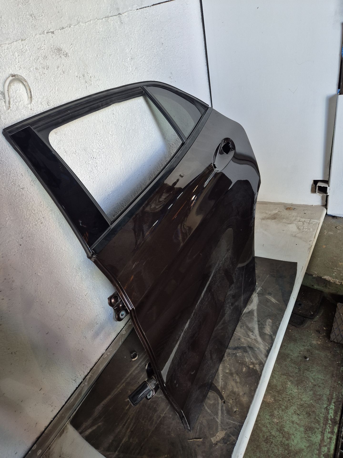 PUERTA TRASERA IZQUIERDA MERCEDES-BENZ CLASE GLA 