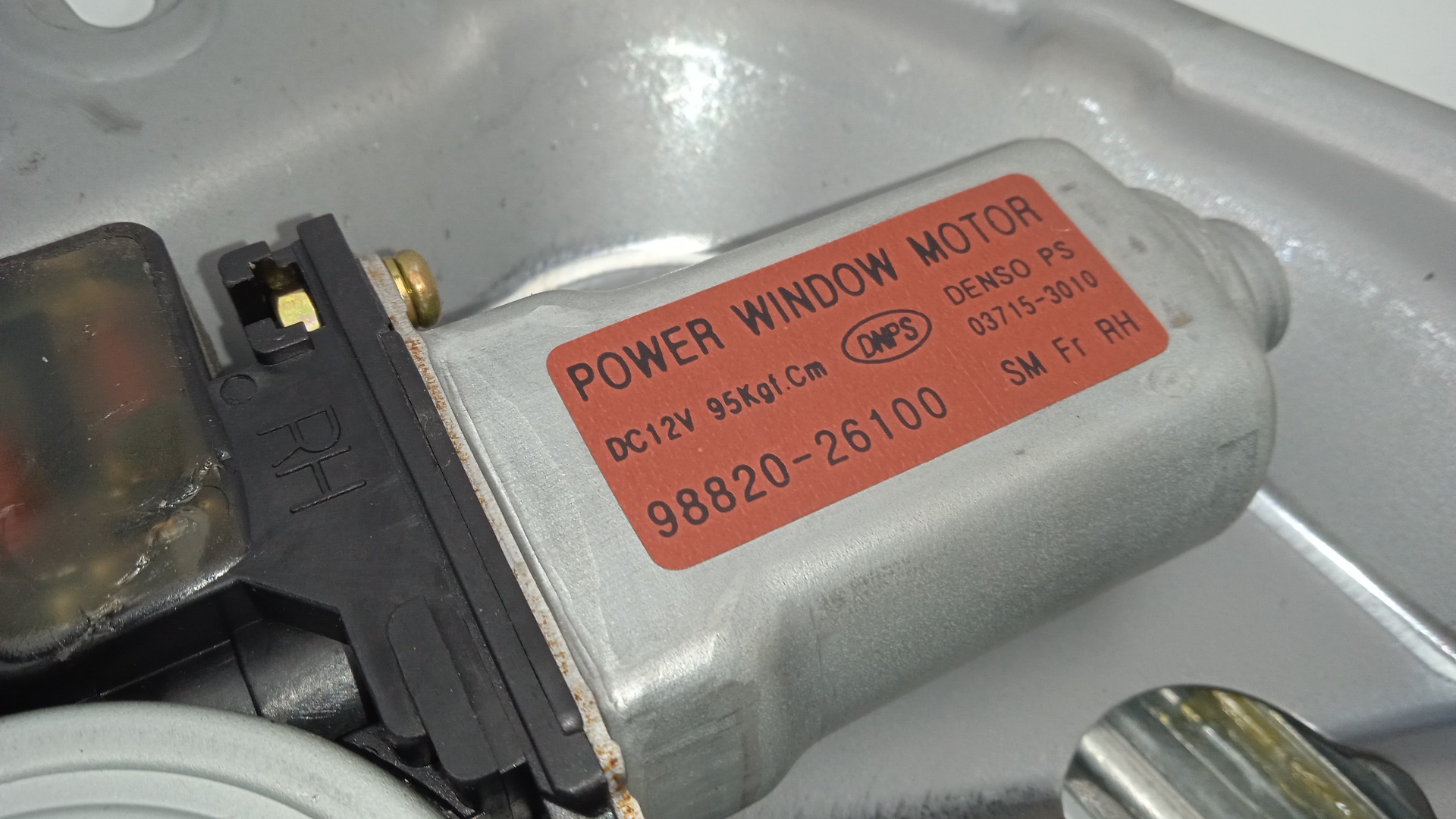 ELEVALUNAS DELANTERO DERECHO HYUNDAI SANTA D4EA