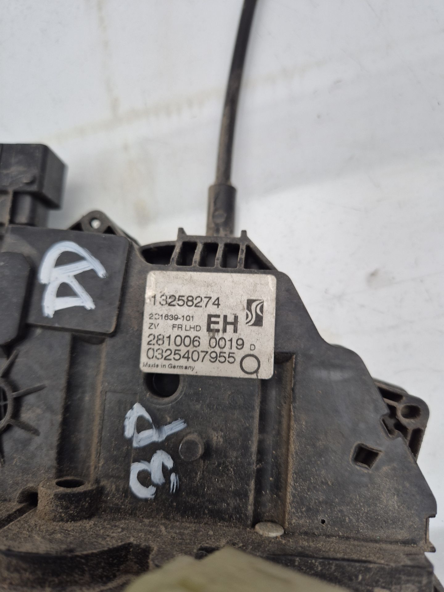 CERRADURA PUERTA DELANTERA DERECHA OPEL CORSA 