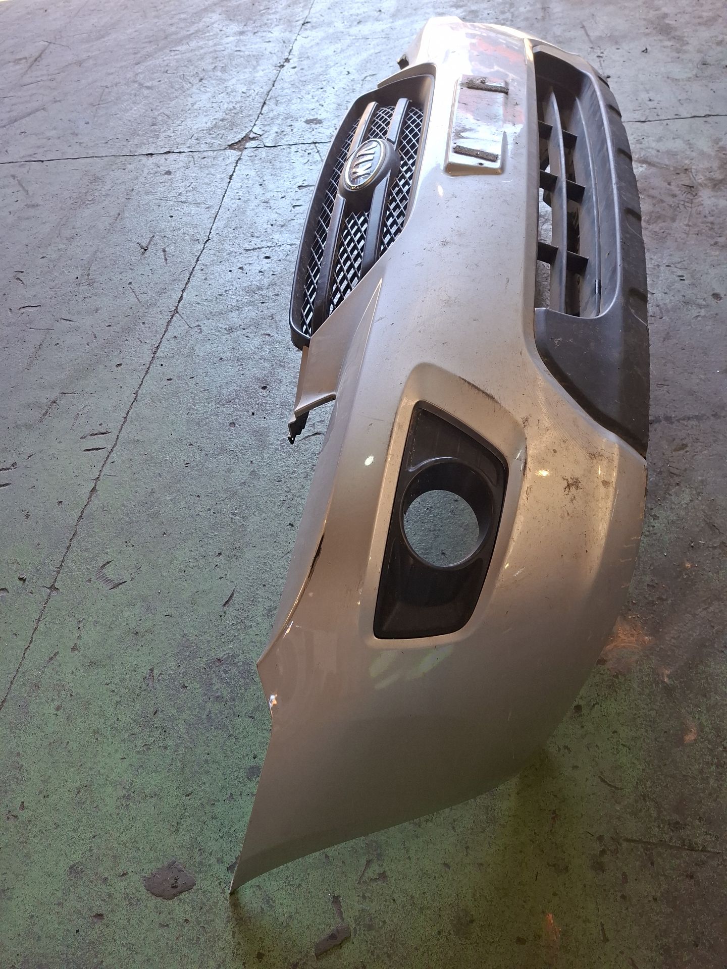 PARAGOLPES DELANTERO KIA CARENS 