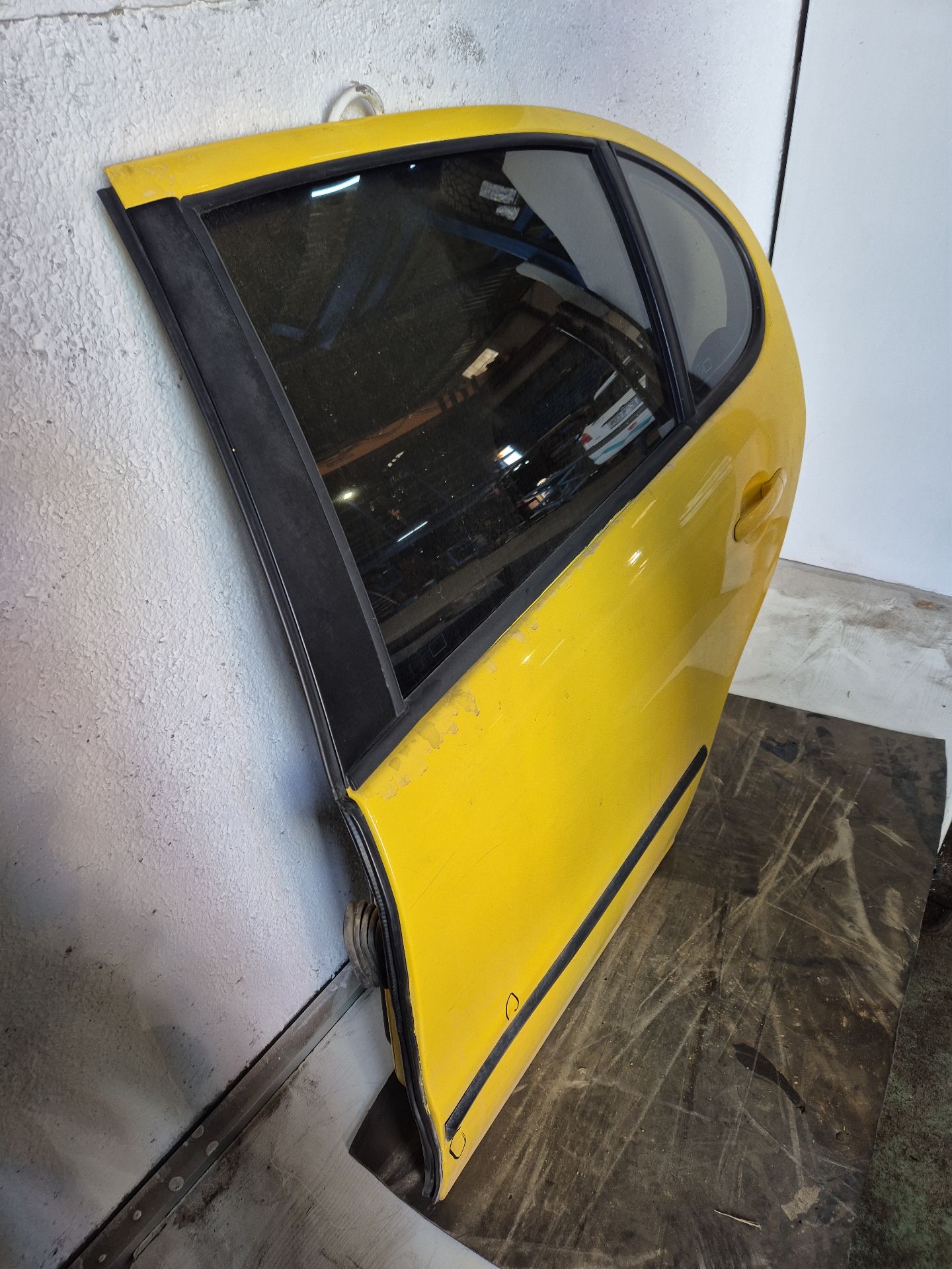 PUERTA TRASERA IZQUIERDA SEAT LEON 