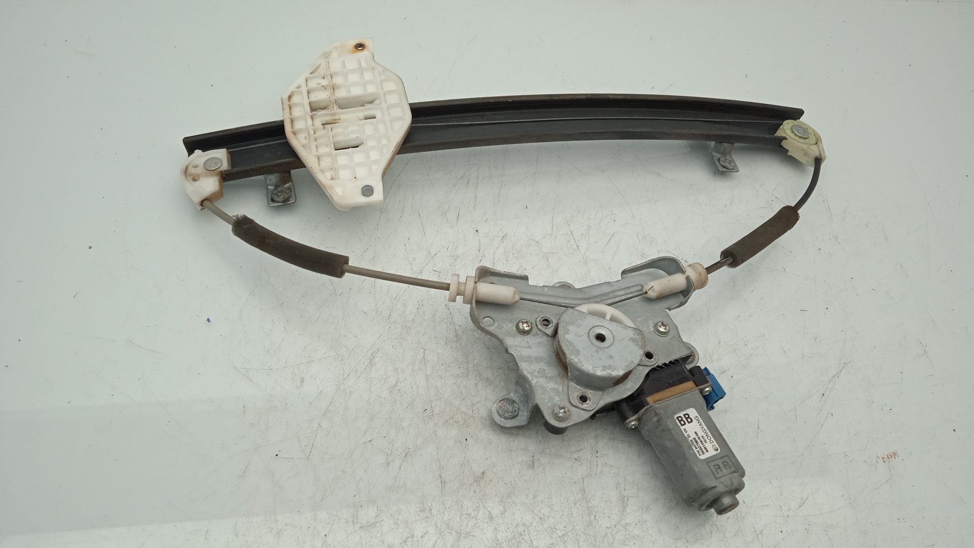 ELEVALUNAS DELANTERO DERECHO CHEVROLET EPICA Z20S