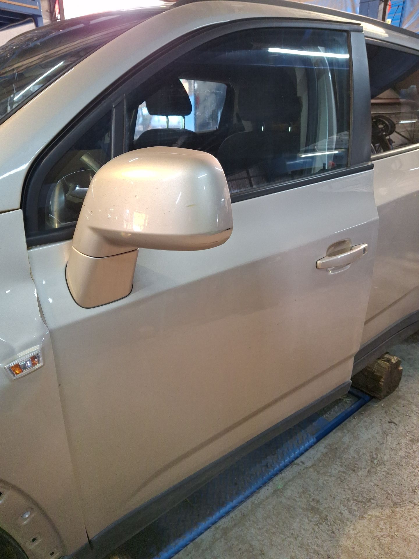PUERTA DELANTERA IZQUIERDA CHEVROLET ORLANDO 