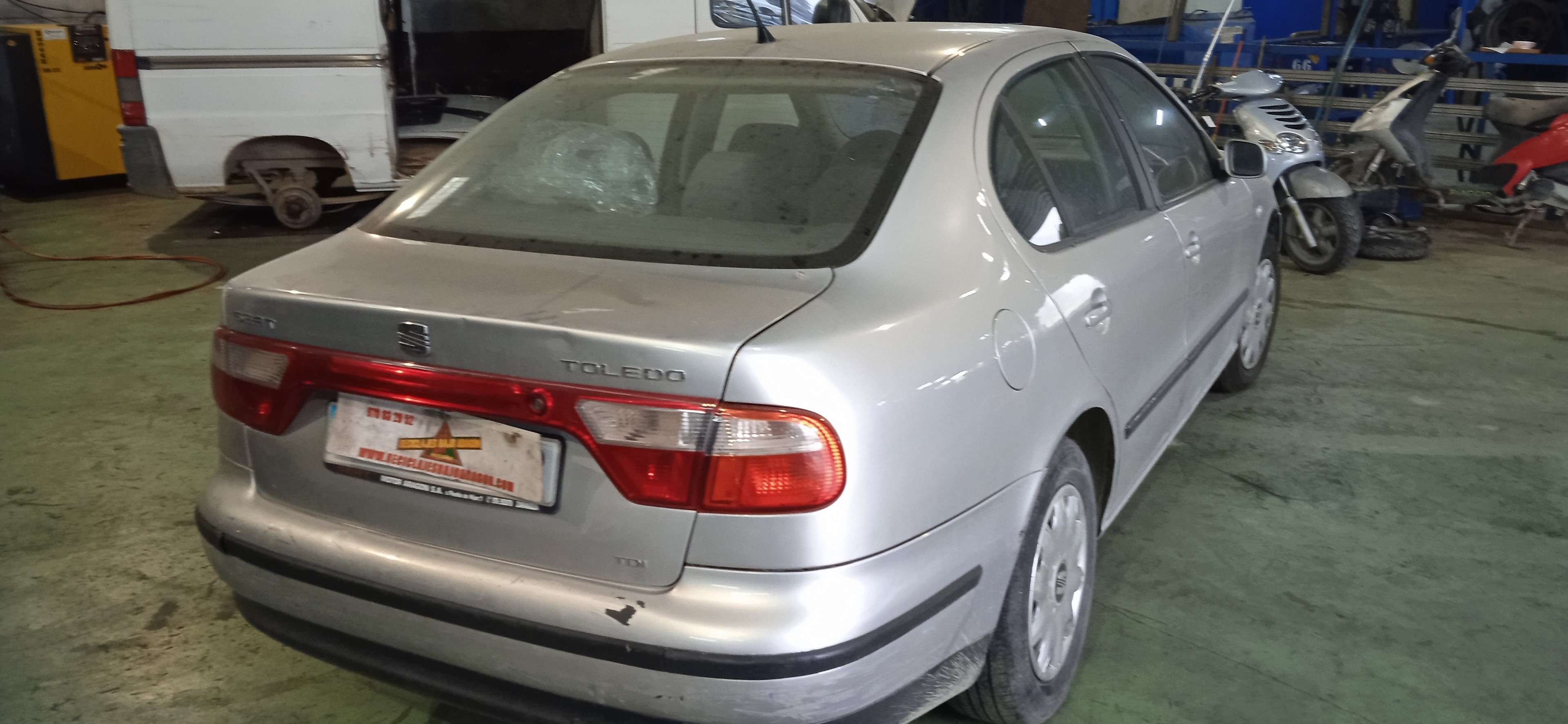 CERRADURA PUERTA DELANTERA DERECHA SEAT TOLEDO ALH