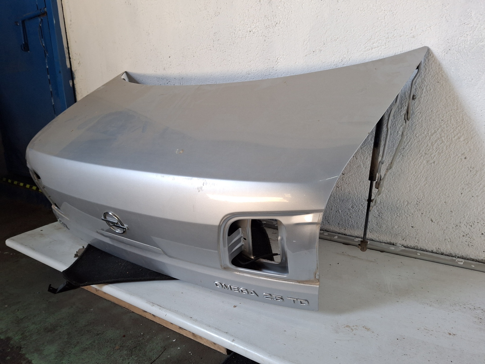 PORTON TRASERO OPEL OMEGA X25DT