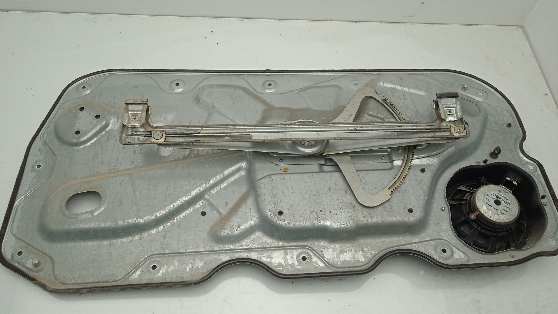 ELEVALUNAS DELANTERO DERECHO FORD FOCUS G6DA