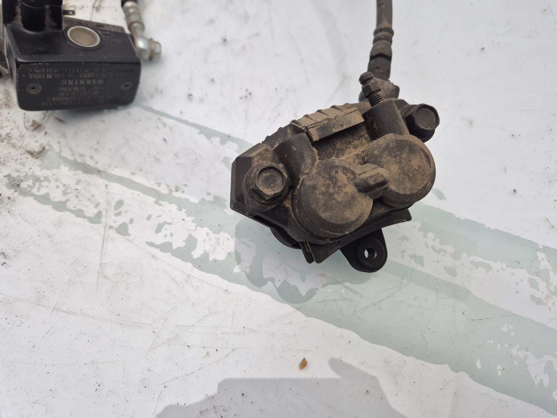 PINZA FRENO DELANTERA DERECHA SUZUKI GSX 